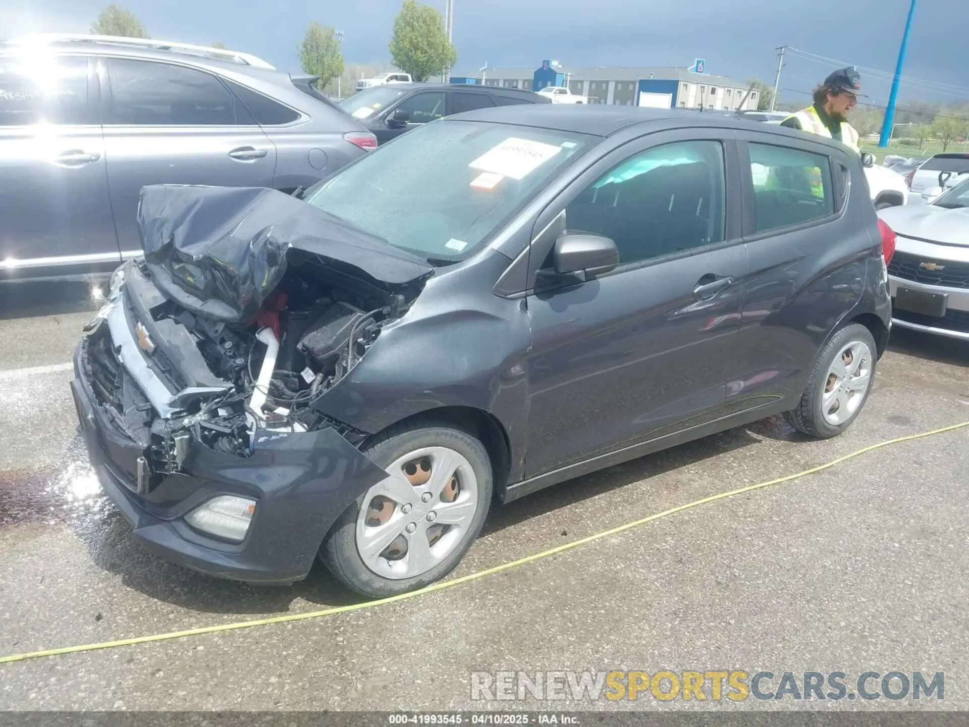 2 fotografías del automóvil dañado KL8CB6SA0LC475000 CHEVROLET SPARK 2020