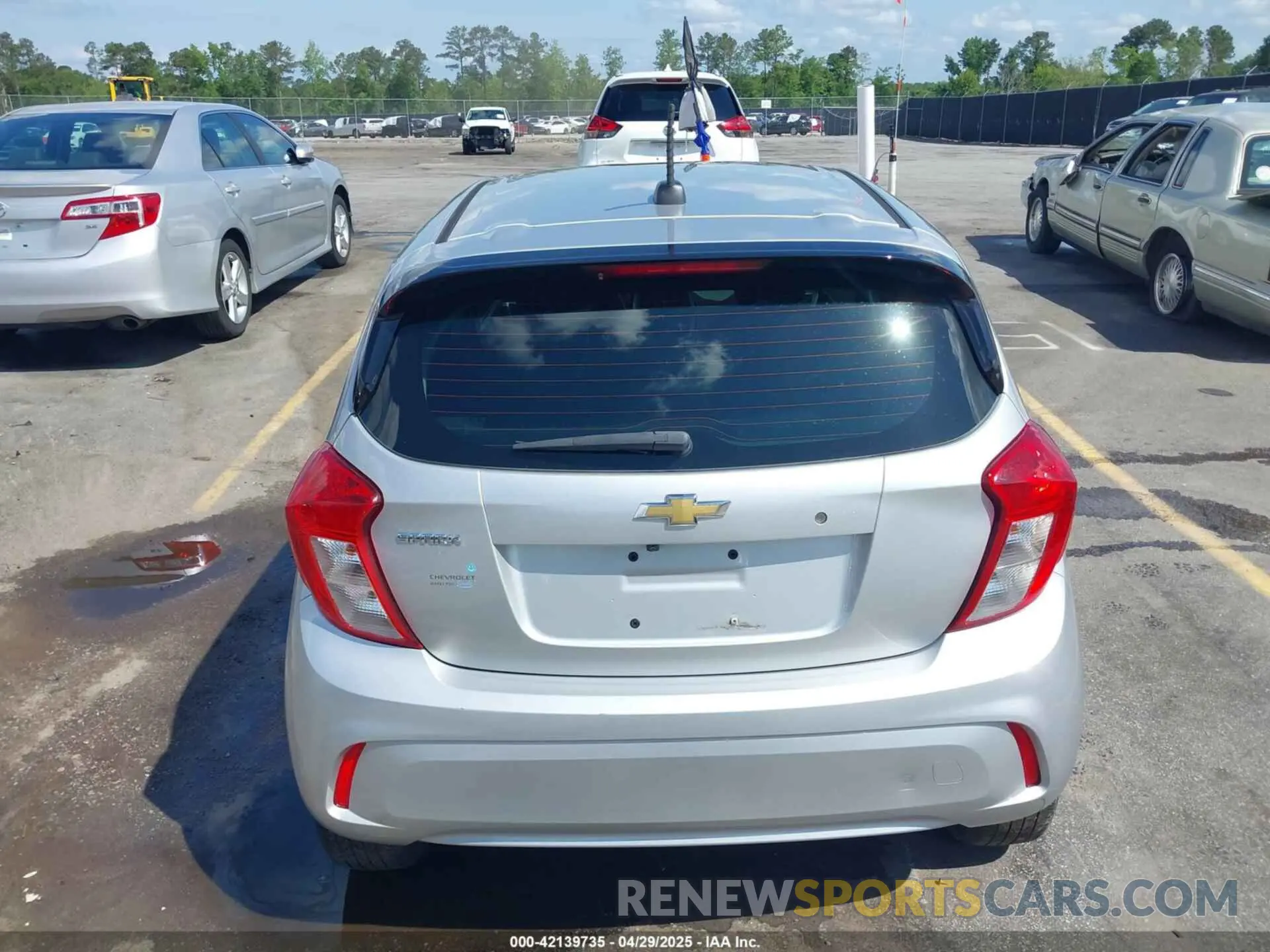 16 fotografías del automóvil dañado KL8CB6SA1LC405148 CHEVROLET SPARK 2020