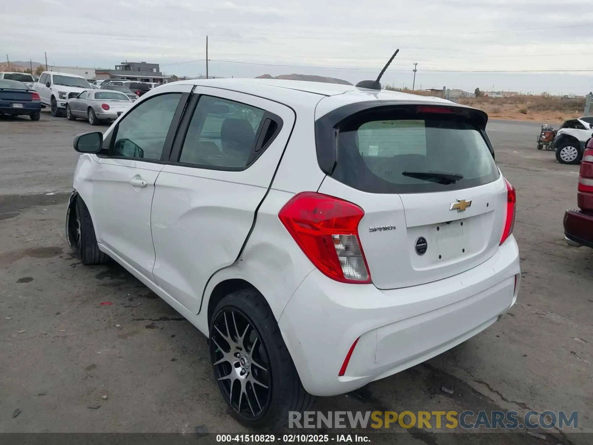 14 fotografías del automóvil dañado KL8CB6SA1LC410138 CHEVROLET SPARK 2020