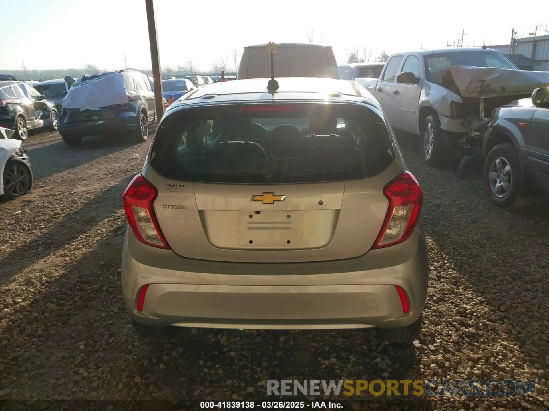 17 fotografías del automóvil dañado KL8CB6SA1LC411547 CHEVROLET SPARK 2020