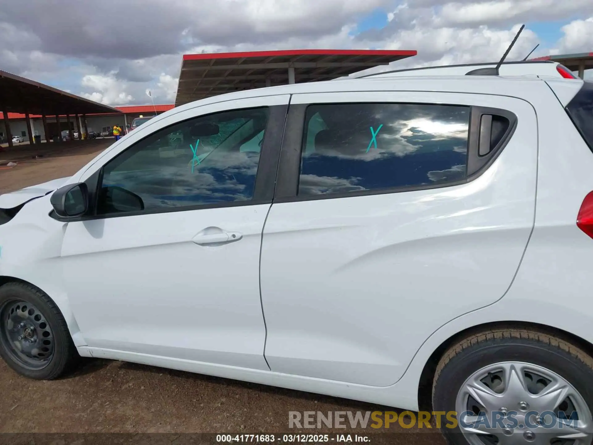 15 fotografías del automóvil dañado KL8CB6SA3LC411730 CHEVROLET SPARK 2020