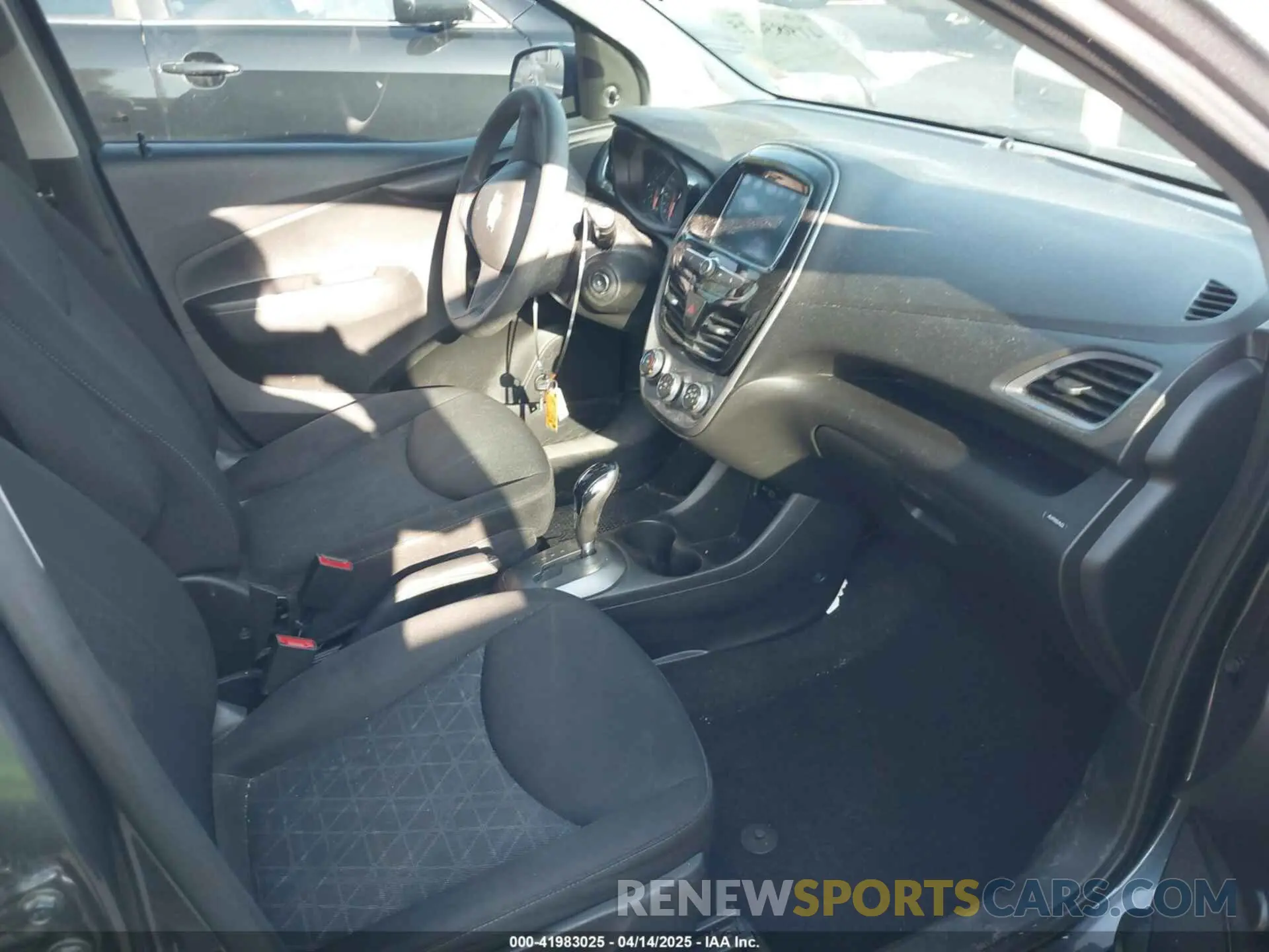 5 fotografías del automóvil dañado KL8CB6SA3LC412974 CHEVROLET SPARK 2020