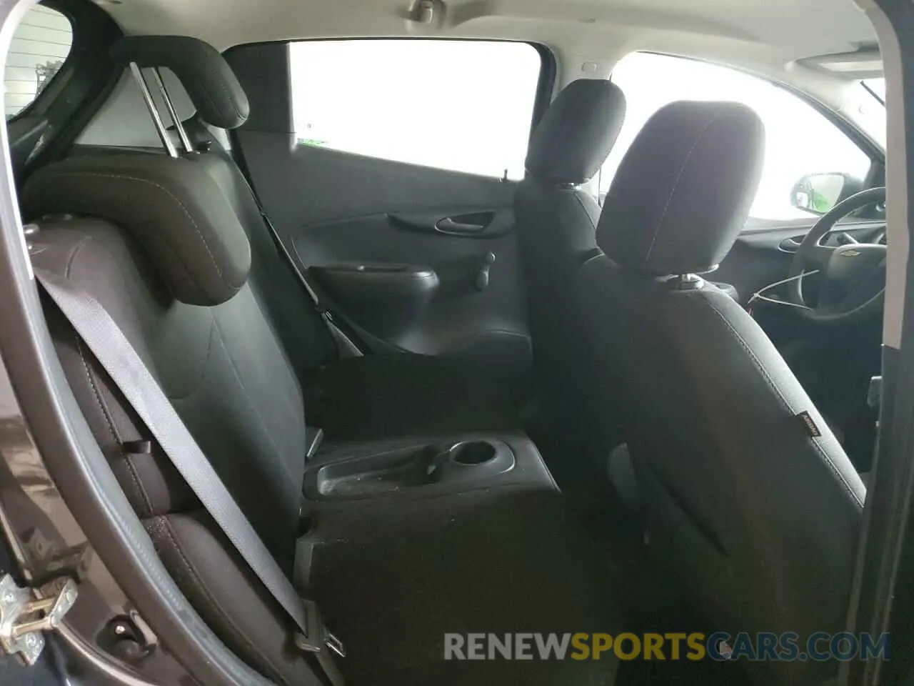 10 fotografías del automóvil dañado KL8CB6SA3LC462774 CHEVROLET SPARK 2020