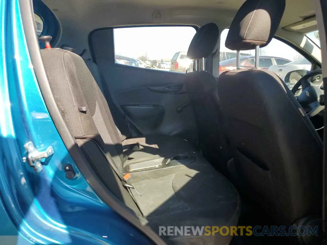 10 fotografías del automóvil dañado KL8CB6SA3LC465755 CHEVROLET SPARK 2020