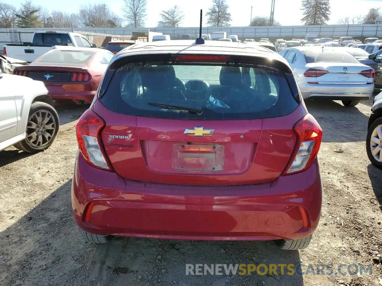 6 fotografías del automóvil dañado KL8CB6SA3LC473130 CHEVROLET SPARK 2020