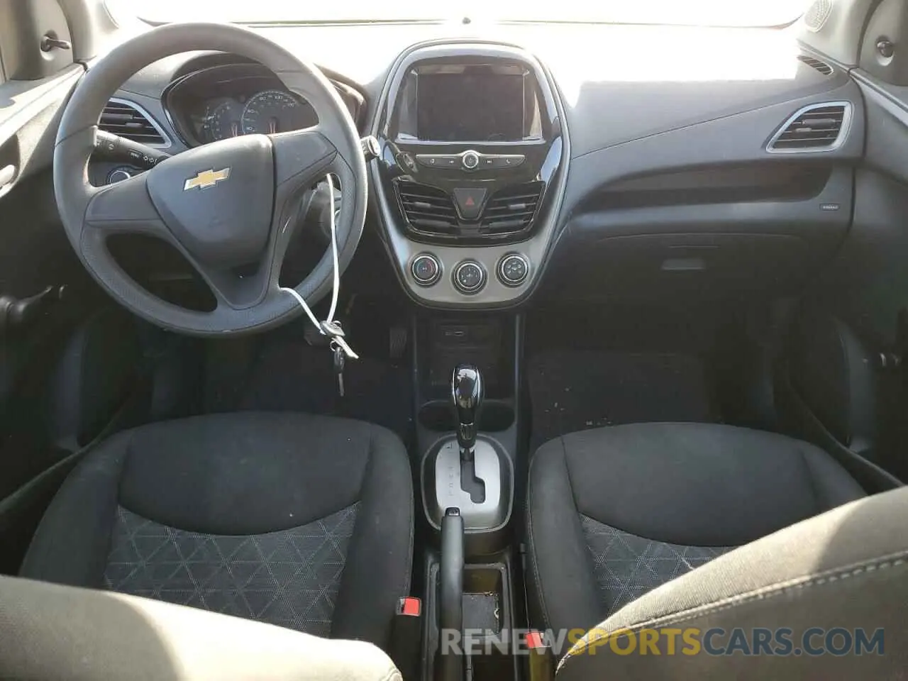 8 fotografías del automóvil dañado KL8CB6SA3LC473130 CHEVROLET SPARK 2020