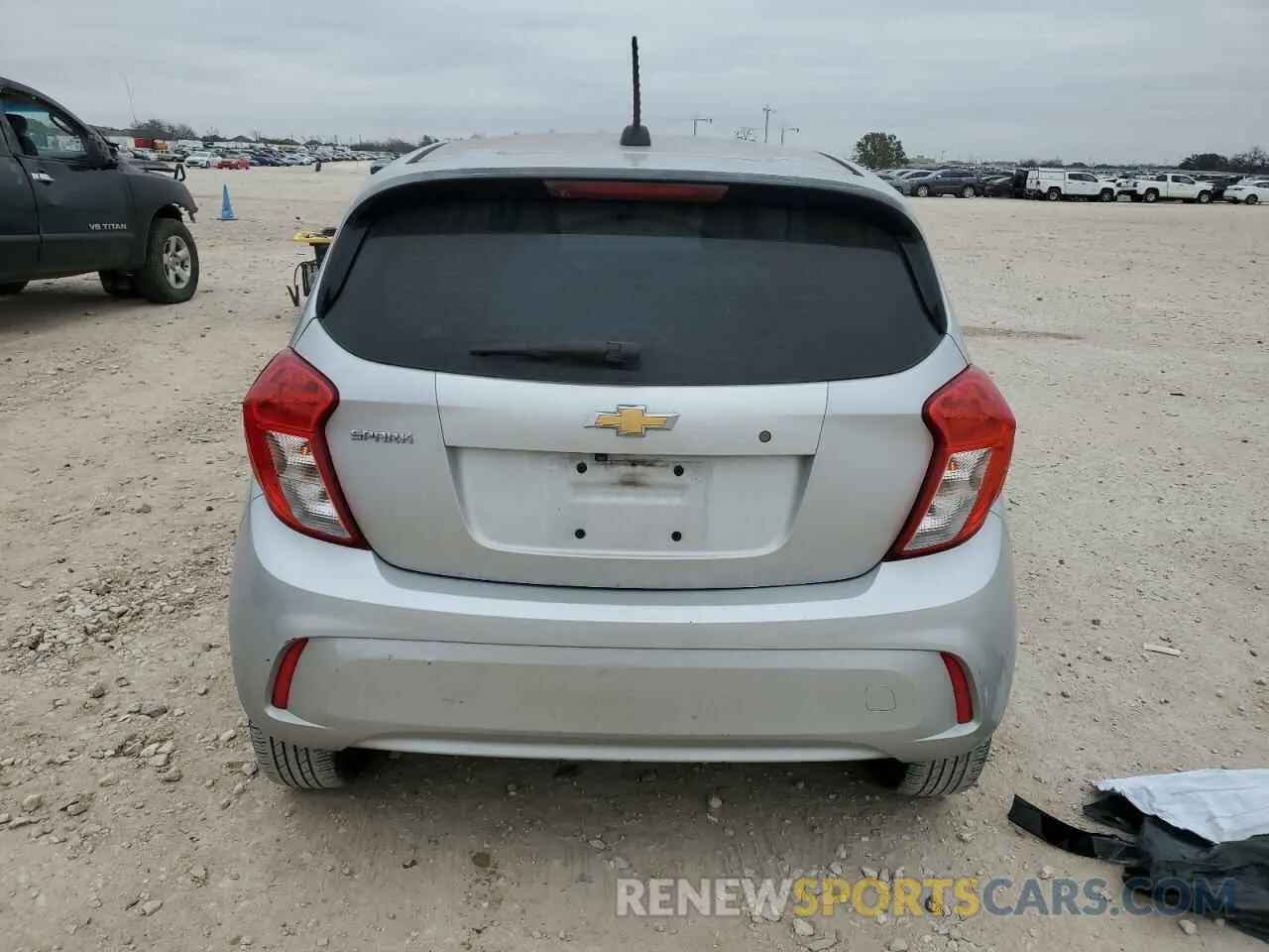 6 fotografías del automóvil dañado KL8CB6SA4LC400171 CHEVROLET SPARK 2020