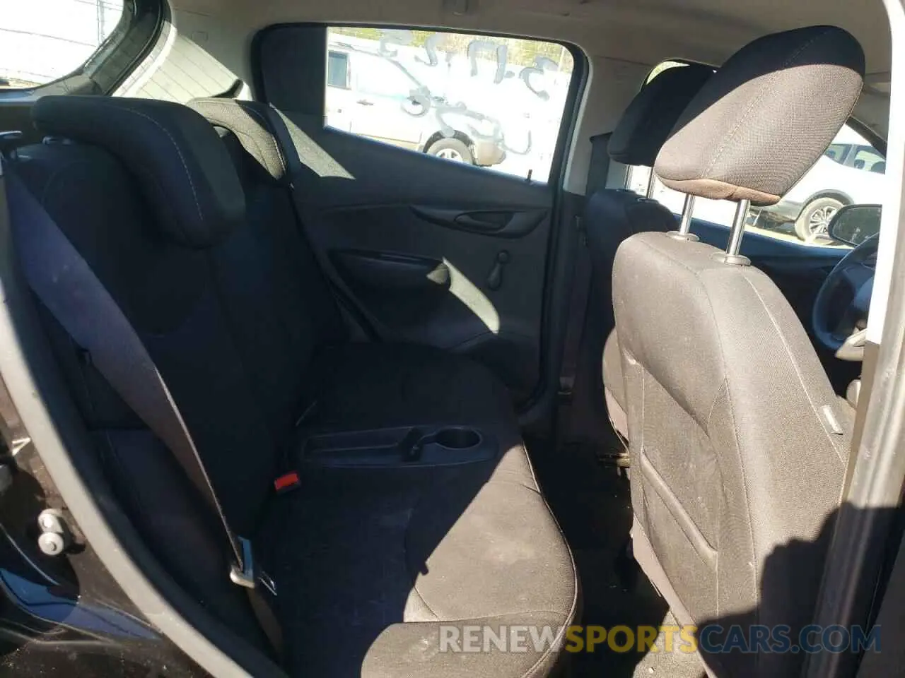 10 fotografías del automóvil dañado KL8CB6SA4LC413180 CHEVROLET SPARK 2020