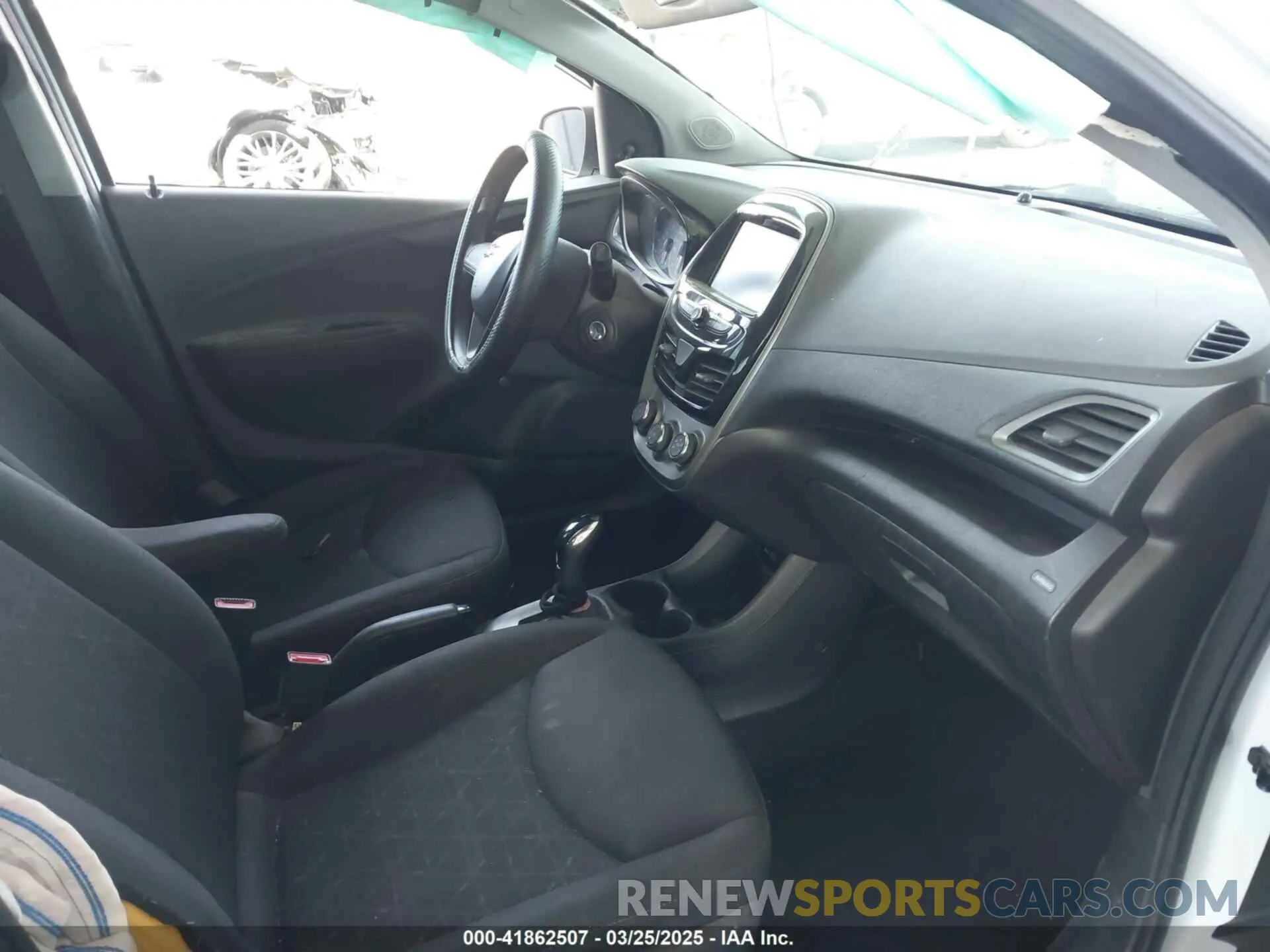 5 fotografías del automóvil dañado KL8CB6SA4LC423398 CHEVROLET SPARK 2020