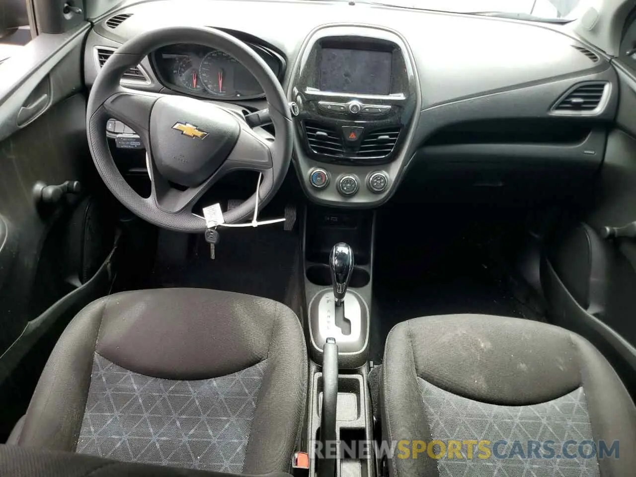 8 fotografías del automóvil dañado KL8CB6SA4LC445580 CHEVROLET SPARK 2020