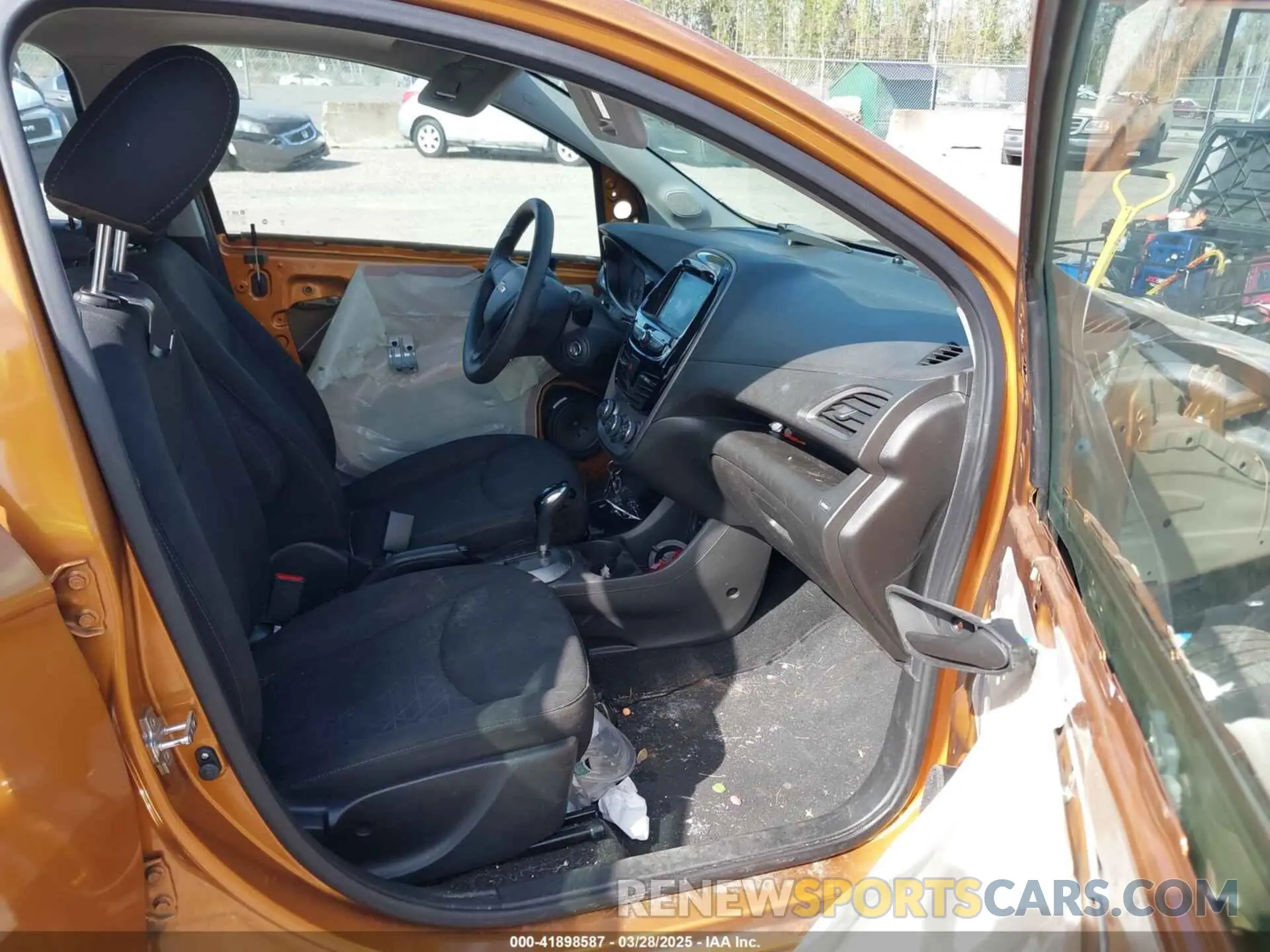 5 fotografías del automóvil dañado KL8CB6SA7LC408314 CHEVROLET SPARK 2020