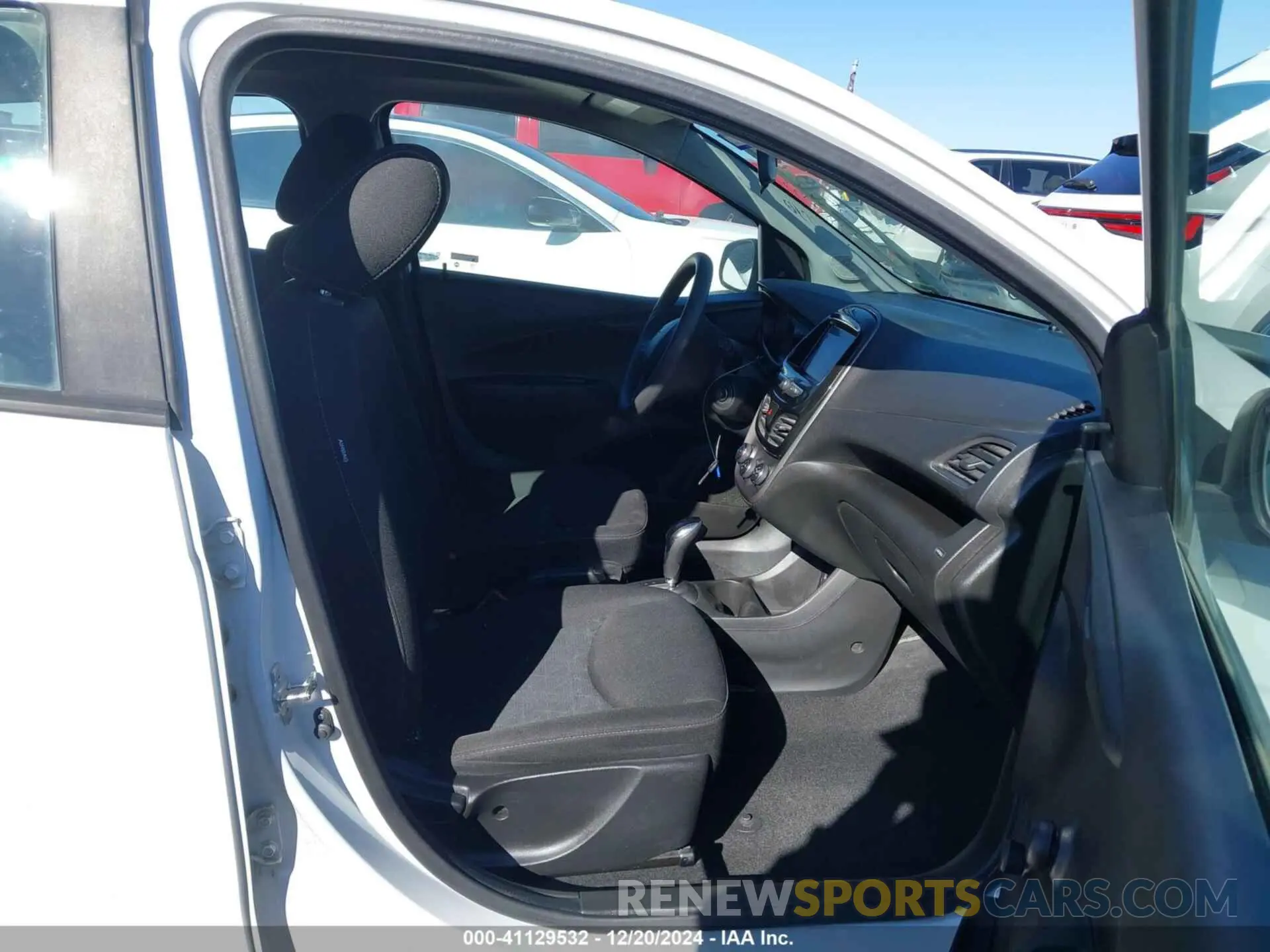 5 fotografías del automóvil dañado KL8CB6SA7LC454791 CHEVROLET SPARK 2020