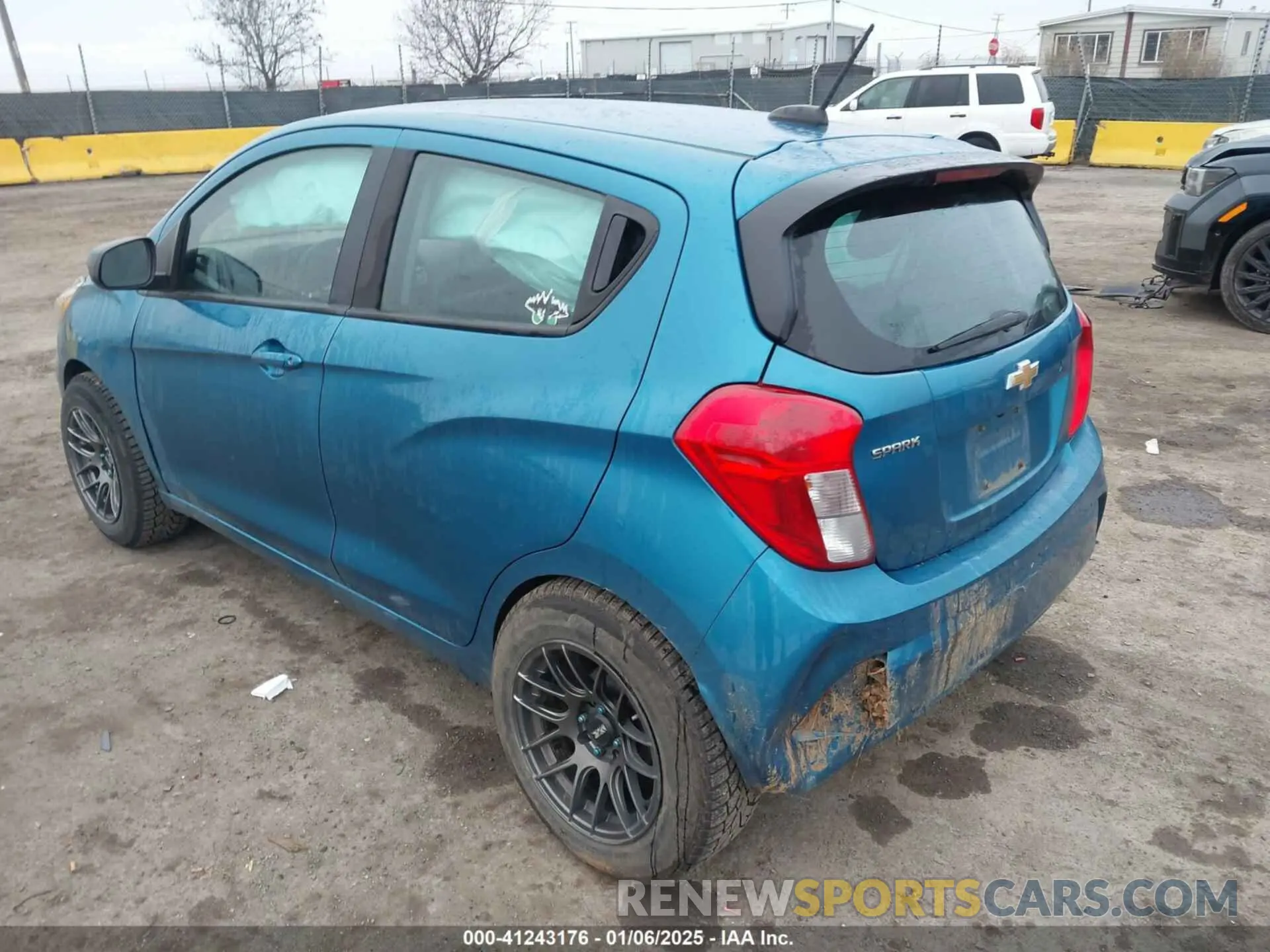 3 fotografías del automóvil dañado KL8CB6SA7LC456802 CHEVROLET SPARK 2020