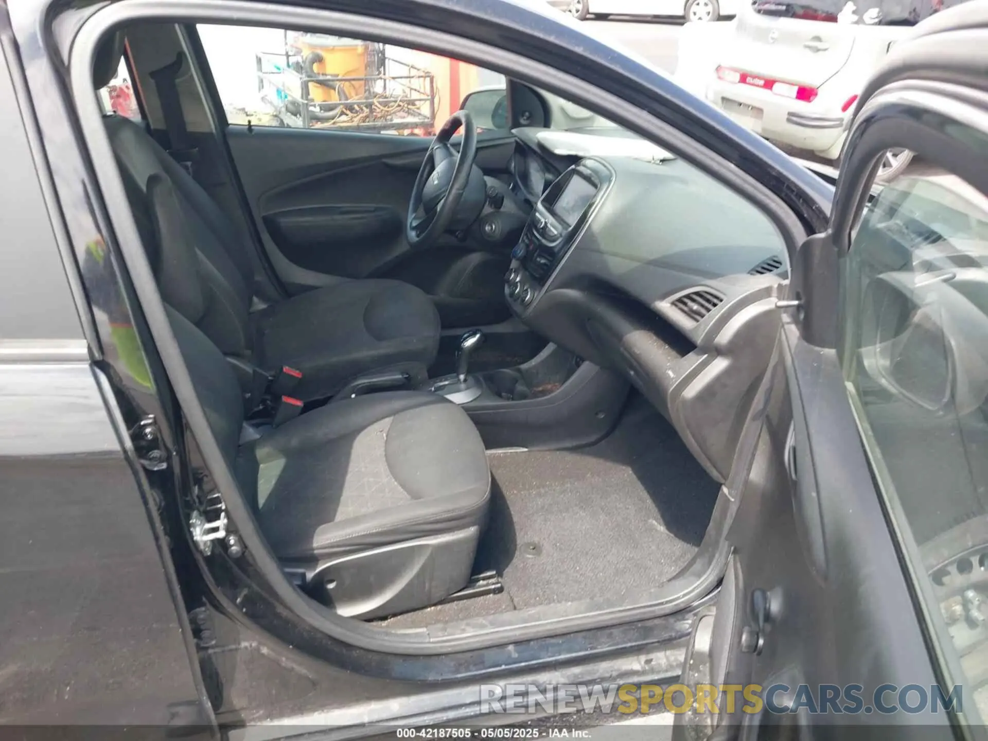 5 fotografías del automóvil dañado KL8CB6SA8LC456999 CHEVROLET SPARK 2020
