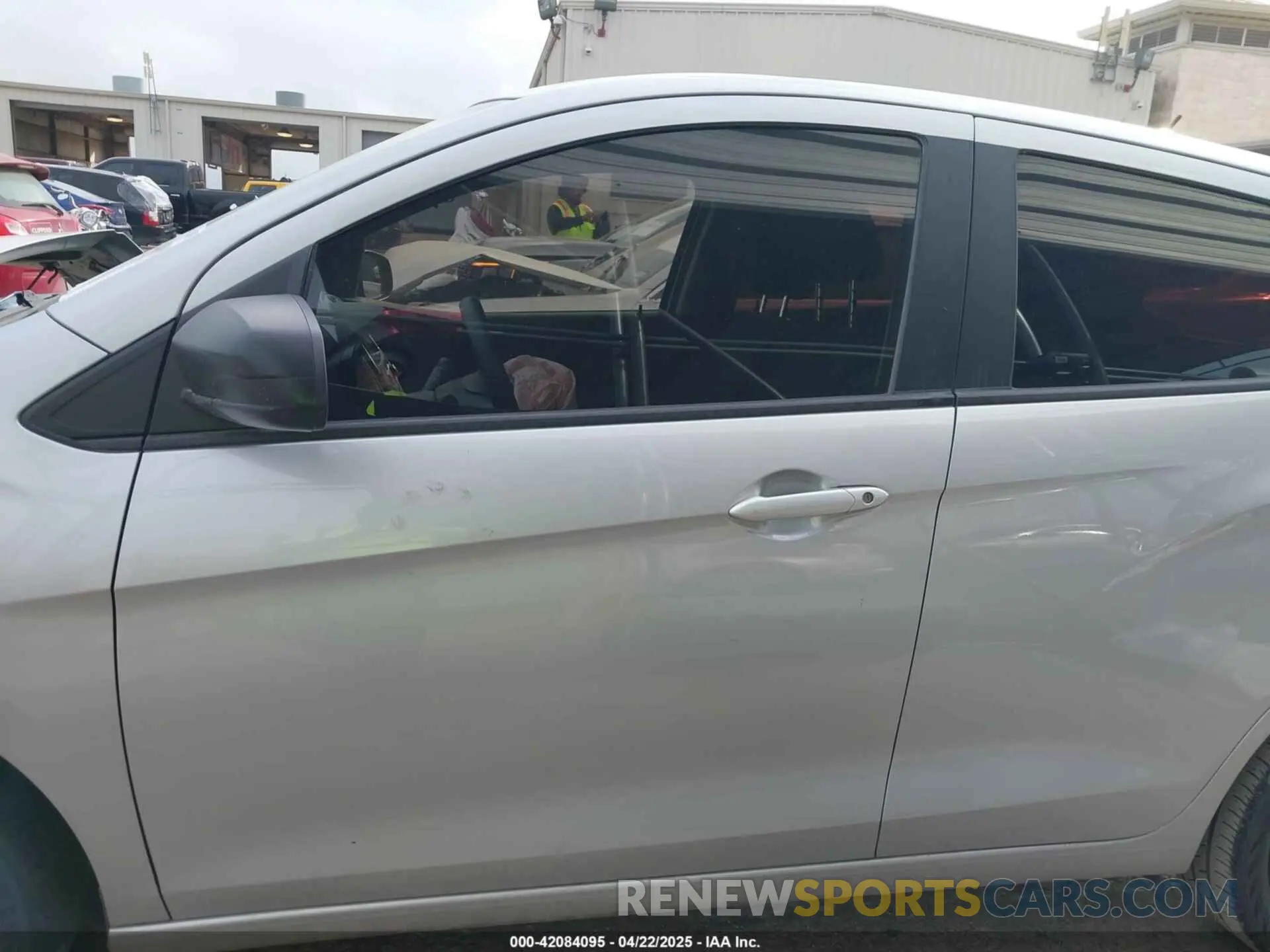 14 fotografías del automóvil dañado KL8CB6SA9LC418701 CHEVROLET SPARK 2020