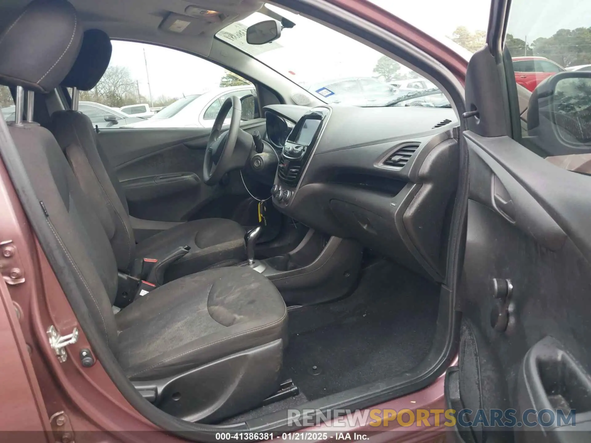 5 fotografías del automóvil dañado KL8CB6SAXLC456180 CHEVROLET SPARK 2020