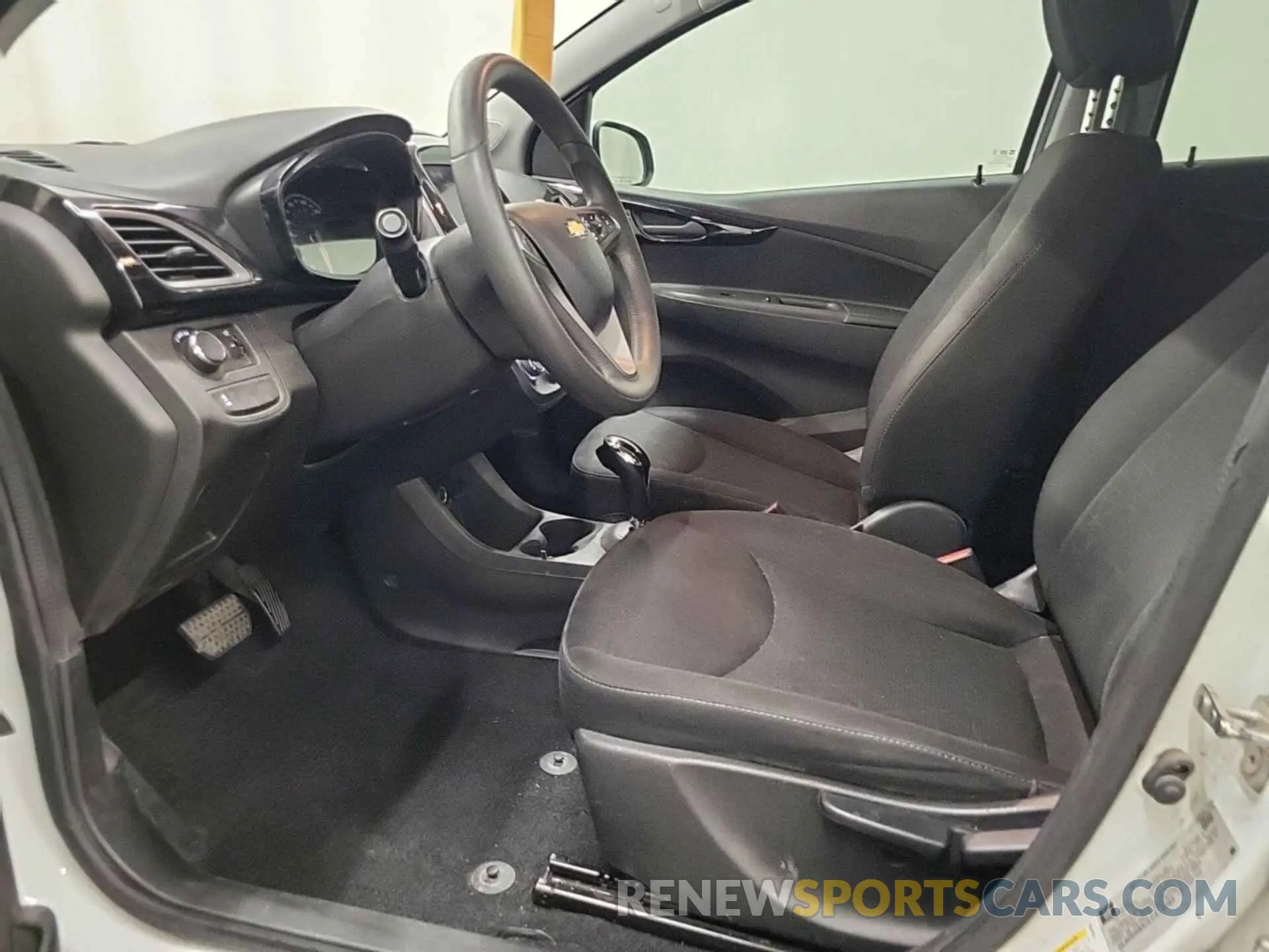 12 fotografías del automóvil dañado KL8CD6SA0LC475363 CHEVROLET SPARK 2020