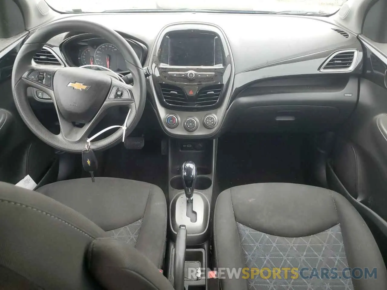 8 fotografías del automóvil dañado KL8CD6SA1LC440718 CHEVROLET SPARK 2020