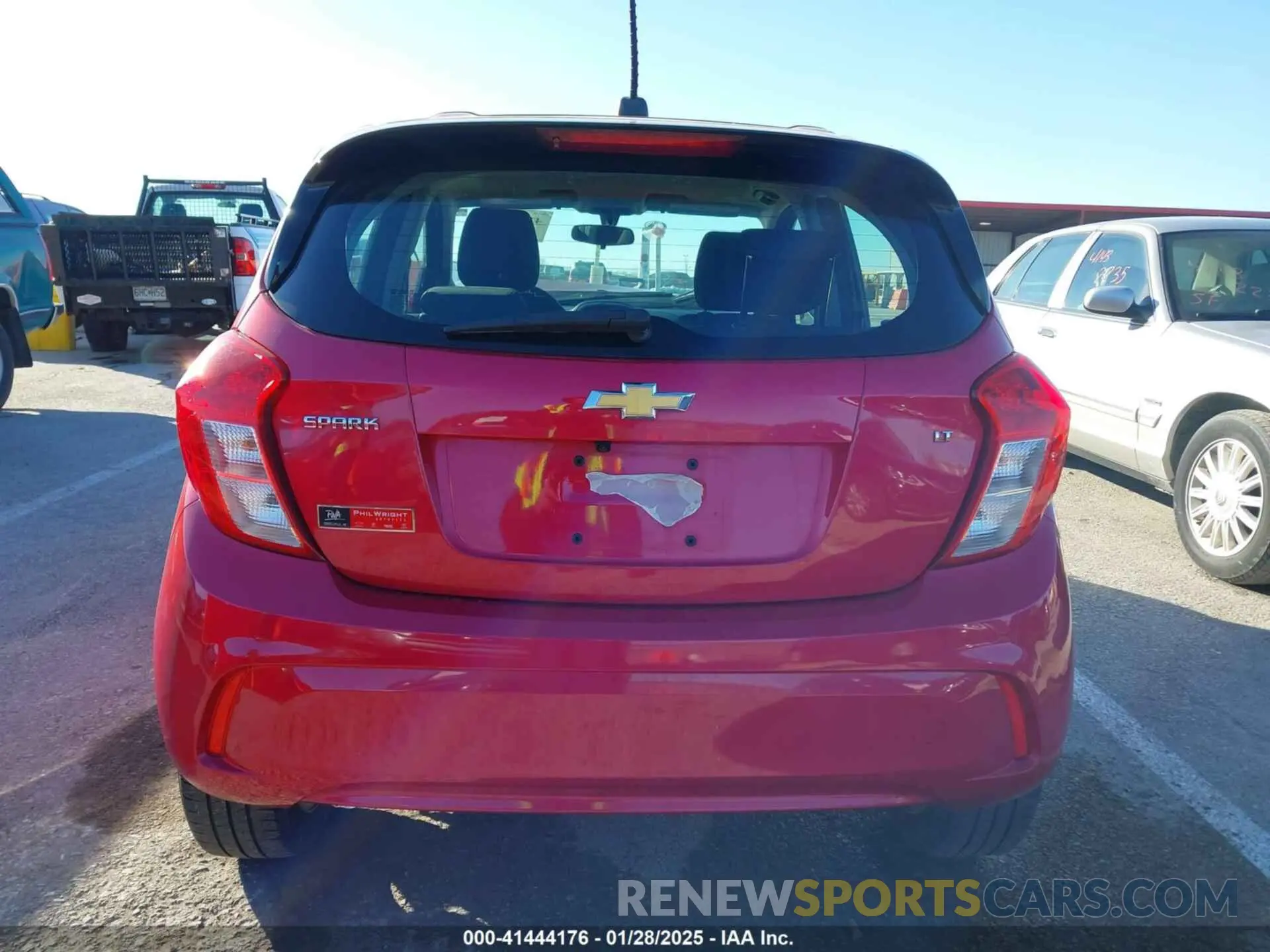 16 fotografías del automóvil dañado KL8CD6SA1LC451816 CHEVROLET SPARK 2020