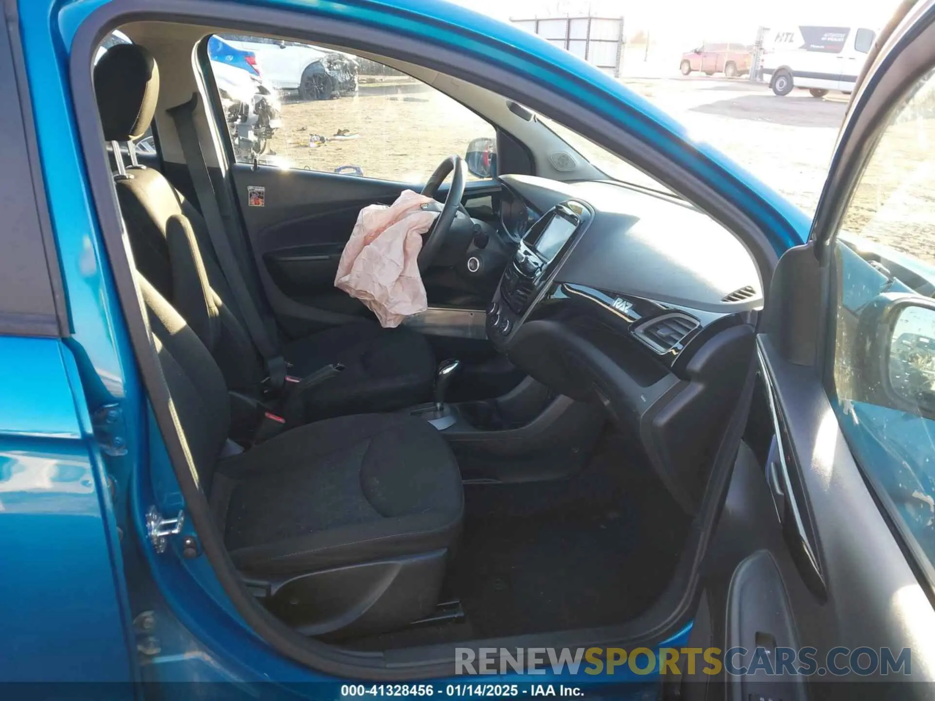 5 fotografías del automóvil dañado KL8CD6SA1LC454652 CHEVROLET SPARK 2020