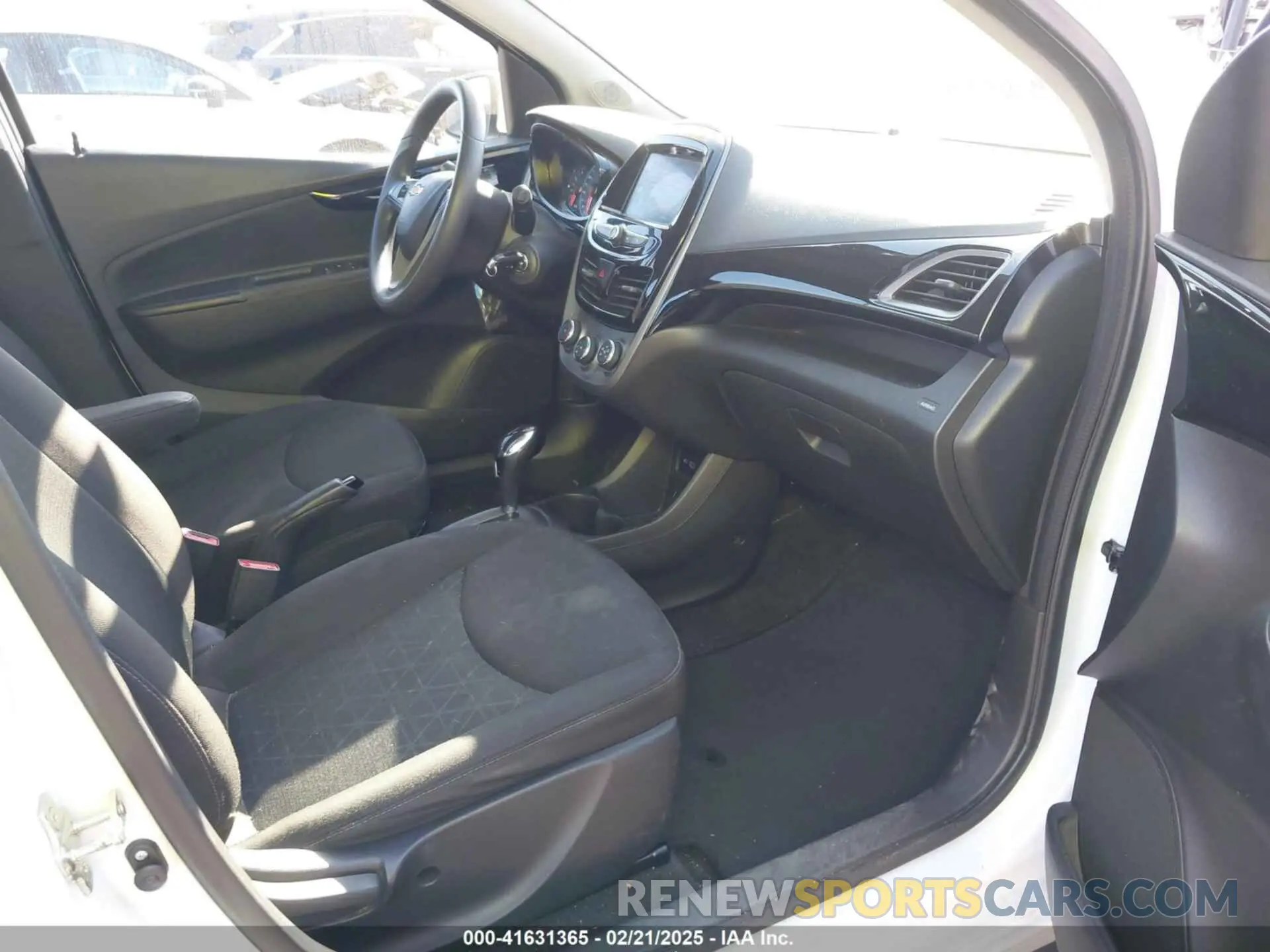 5 fotografías del automóvil dañado KL8CD6SA3LC441935 CHEVROLET SPARK 2020