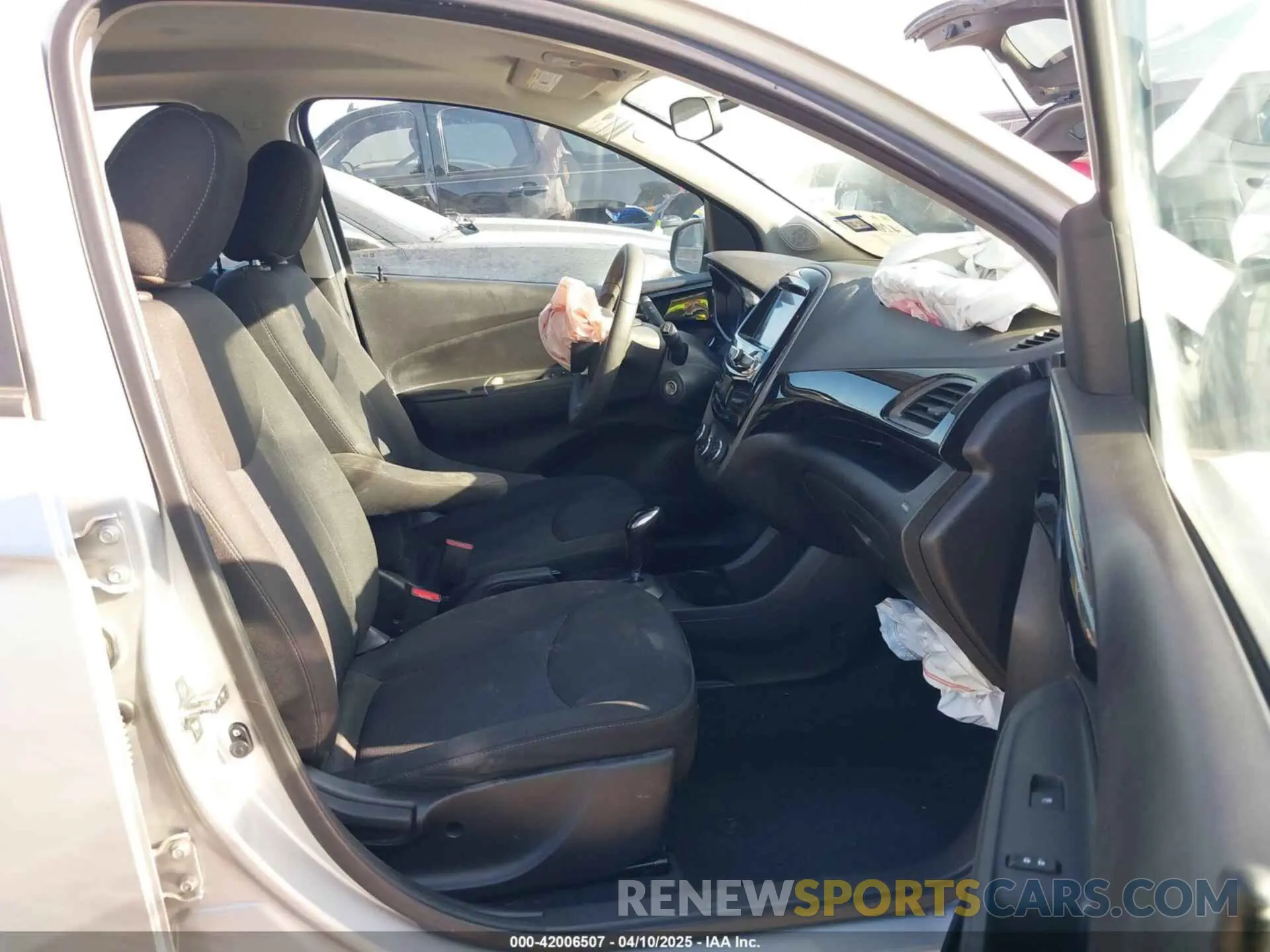 5 fotografías del automóvil dañado KL8CD6SA3LC442440 CHEVROLET SPARK 2020