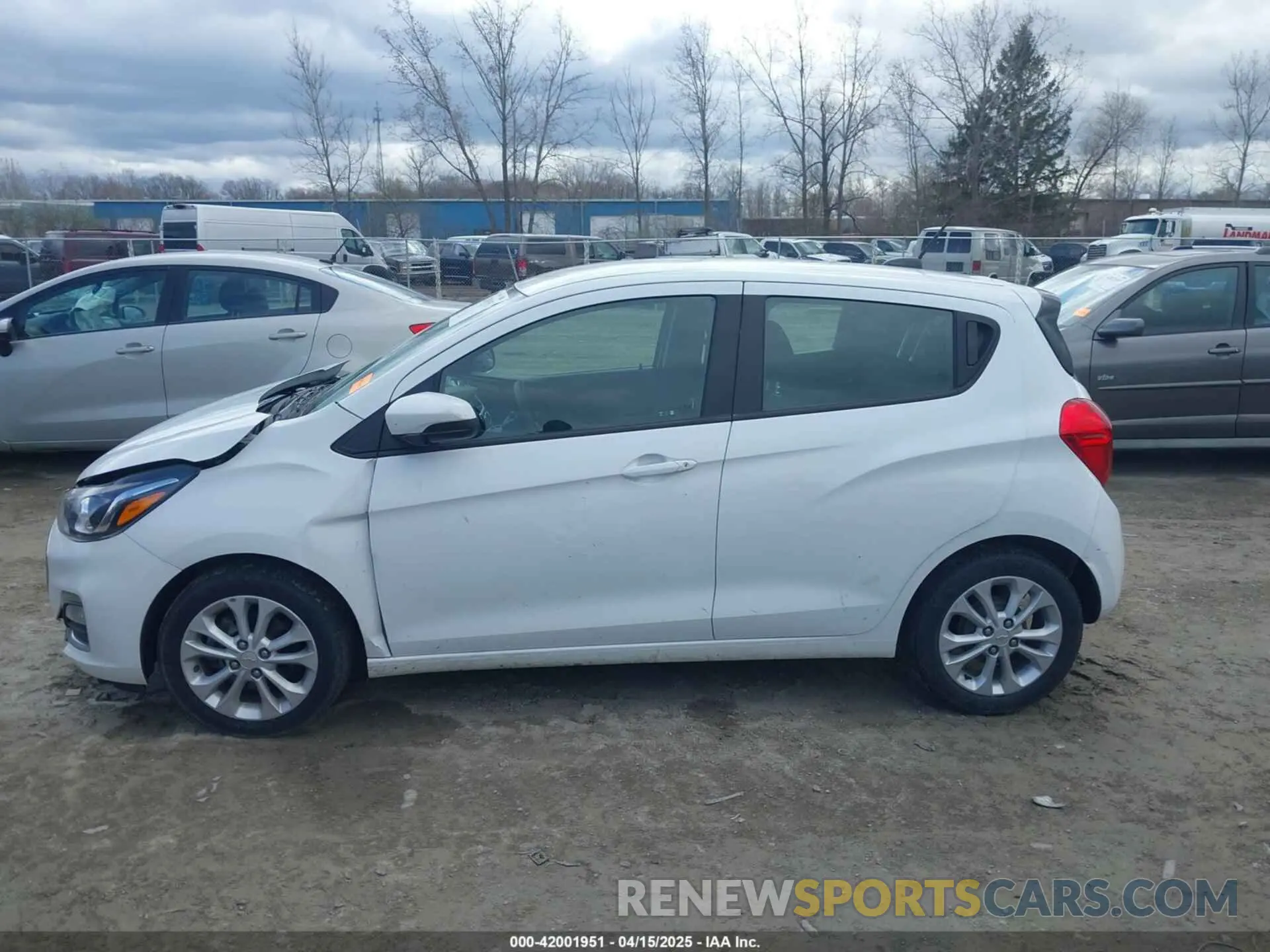 14 fotografías del automóvil dañado KL8CD6SA3LC447220 CHEVROLET SPARK 2020