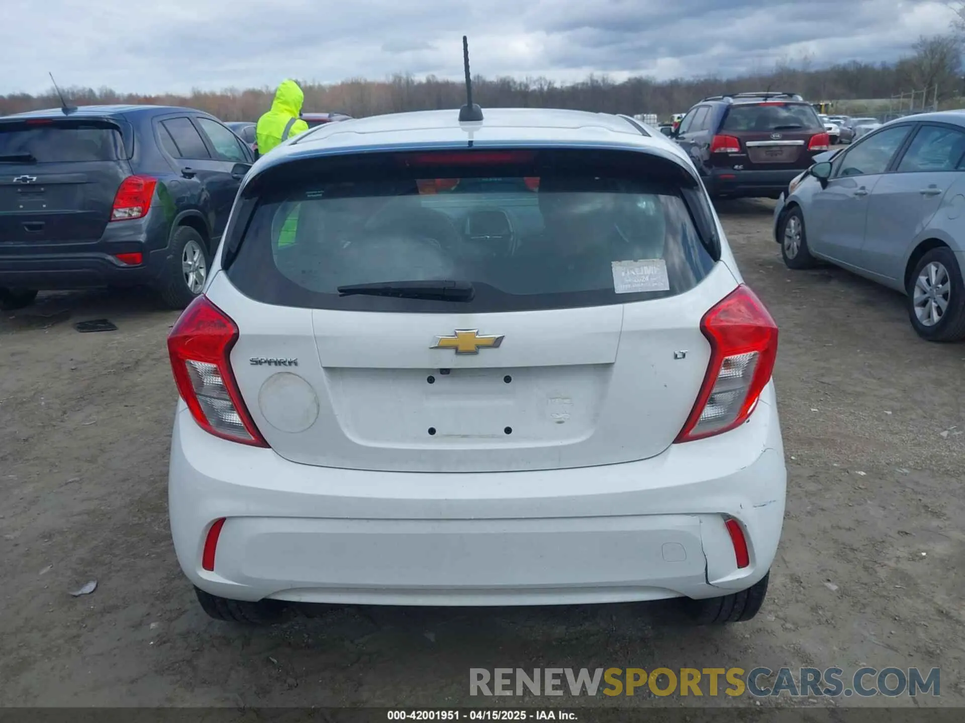 16 fotografías del automóvil dañado KL8CD6SA3LC447220 CHEVROLET SPARK 2020