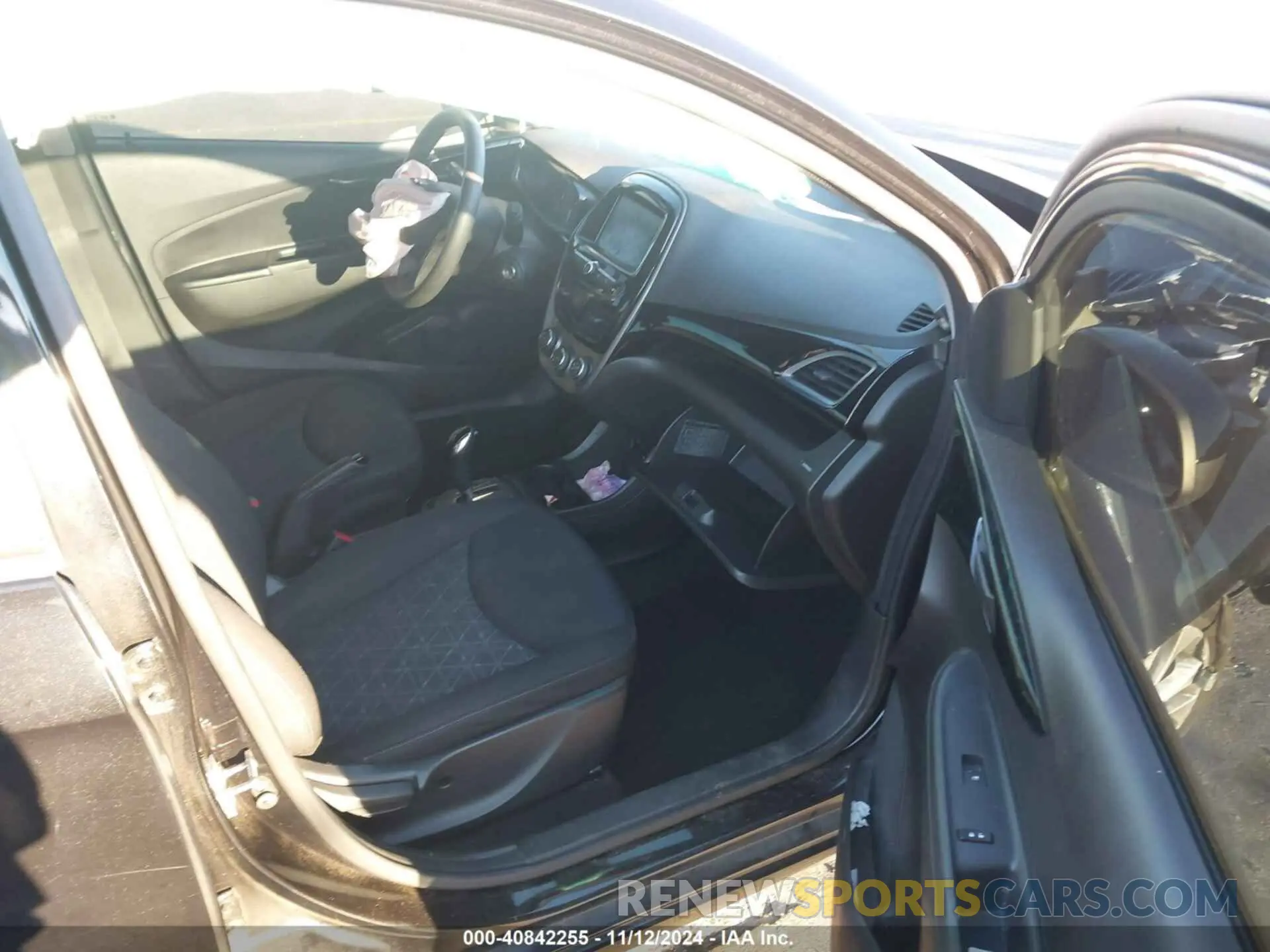 5 fotografías del automóvil dañado KL8CD6SA6LC415328 CHEVROLET SPARK 2020