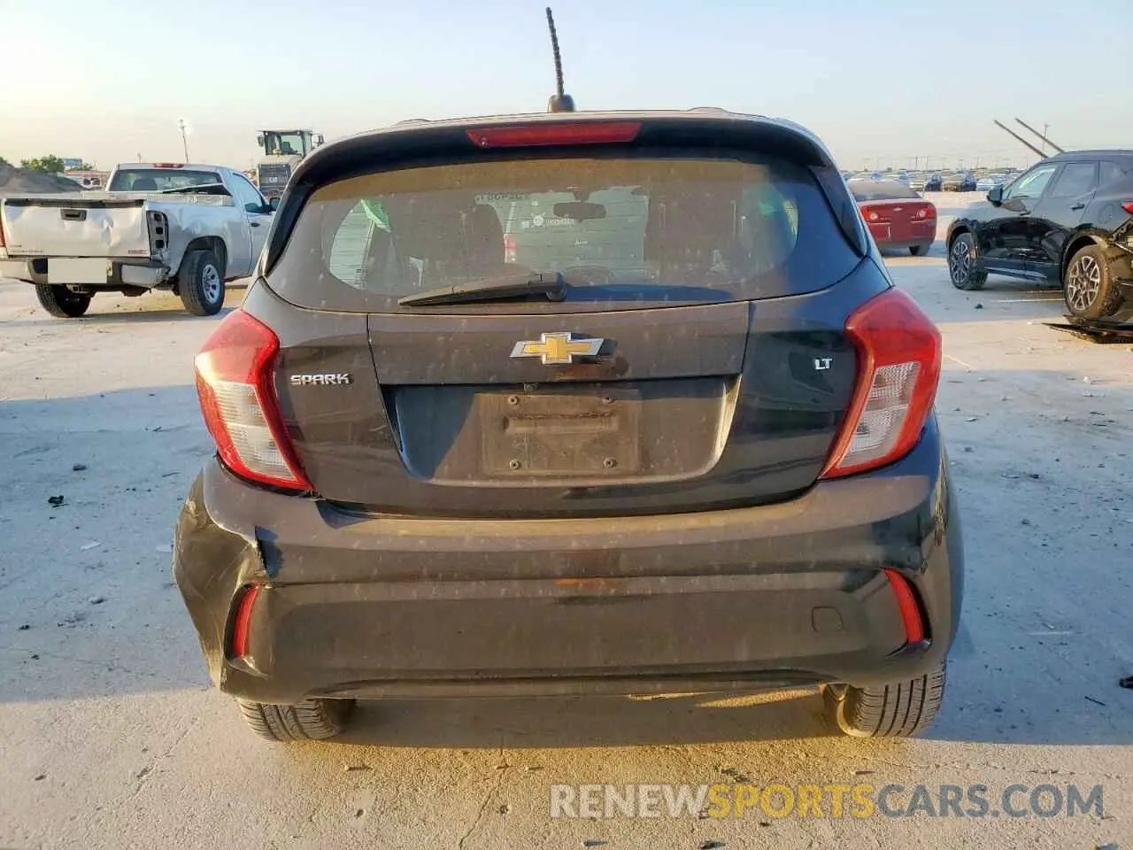 6 fotografías del automóvil dañado KL8CD6SA7LC442702 CHEVROLET SPARK 2020