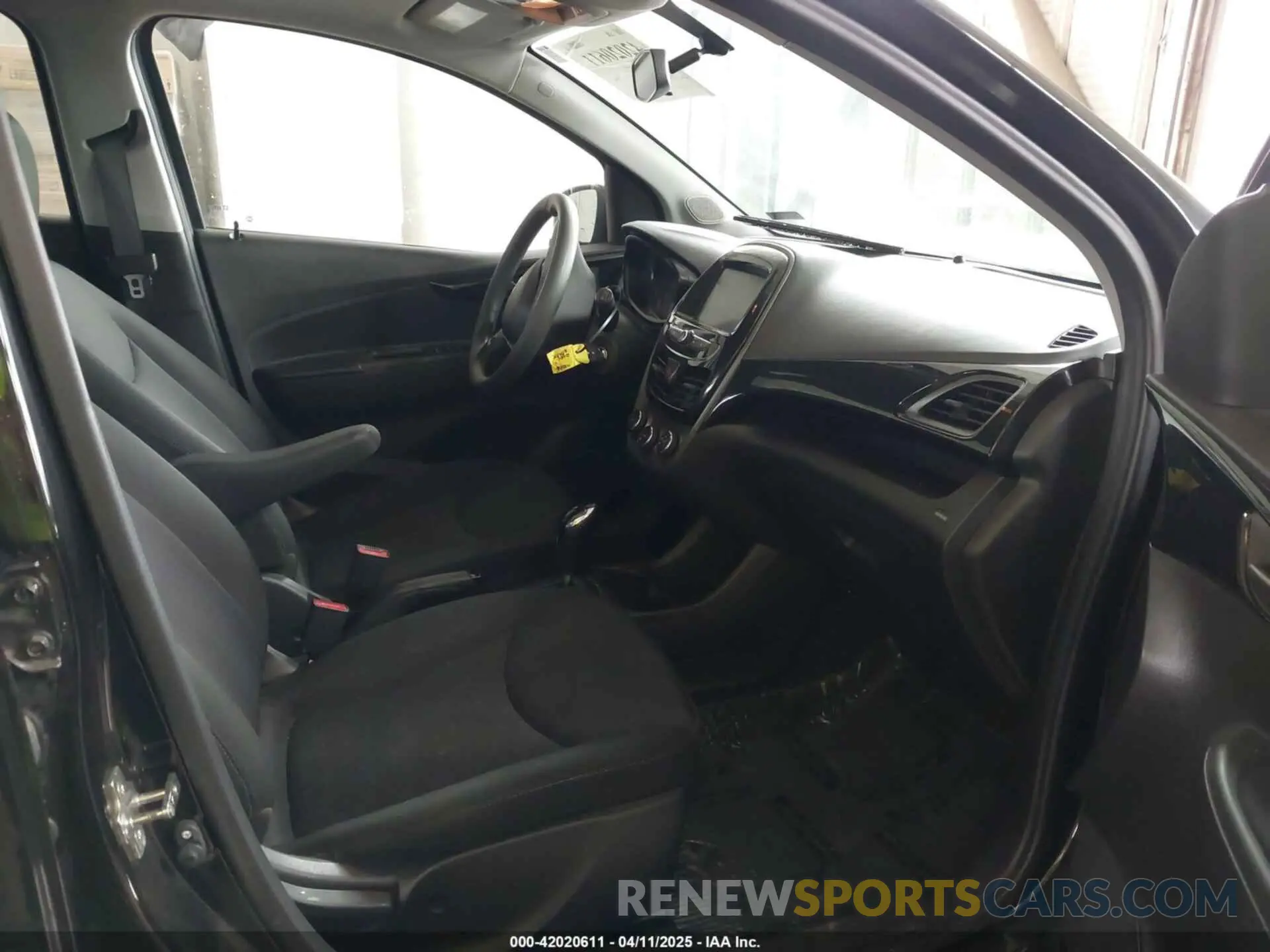 5 fotografías del automóvil dañado KL8CD6SA8LC445608 CHEVROLET SPARK 2020