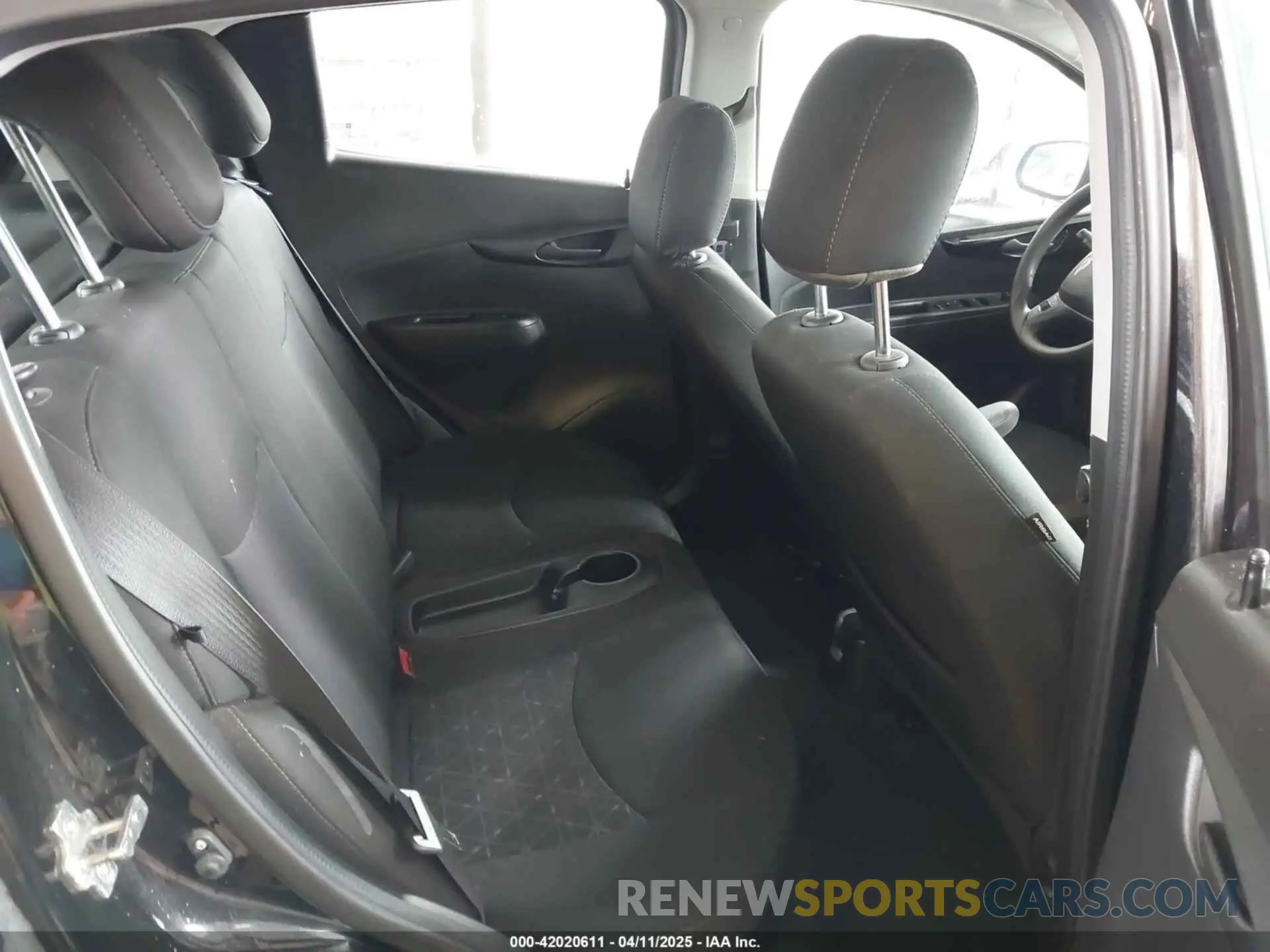 8 fotografías del automóvil dañado KL8CD6SA8LC445608 CHEVROLET SPARK 2020