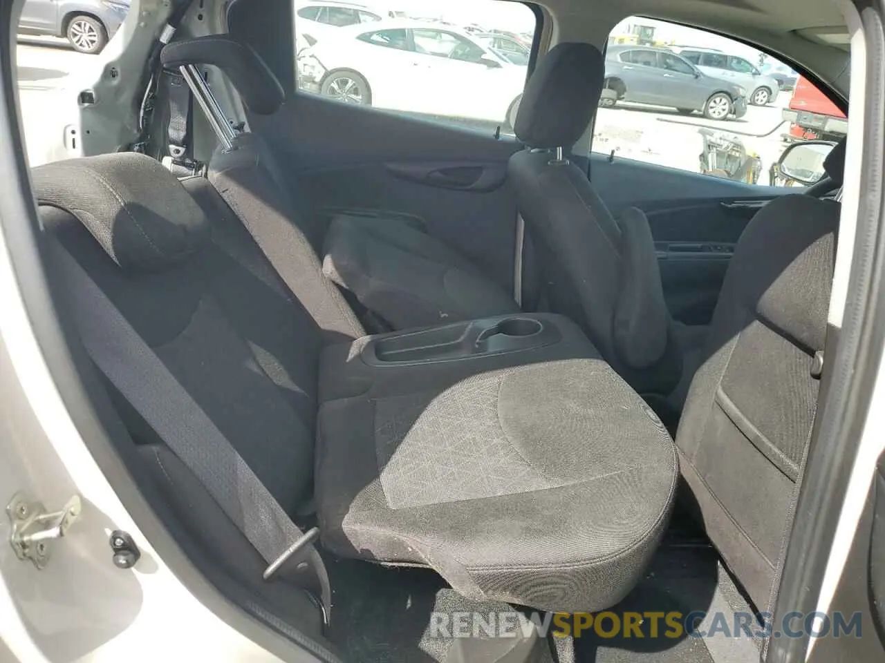 10 fotografías del automóvil dañado KL8CD6SA9LC443057 CHEVROLET SPARK 2020