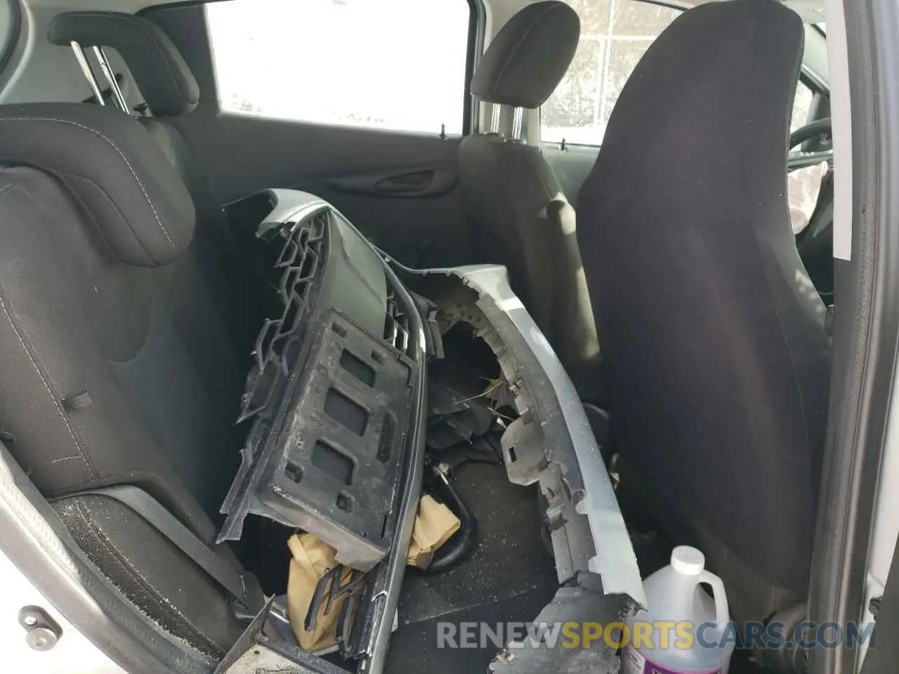 10 fotografías del automóvil dañado KL8CA6SA6MC745125 CHEVROLET SPARK 2021