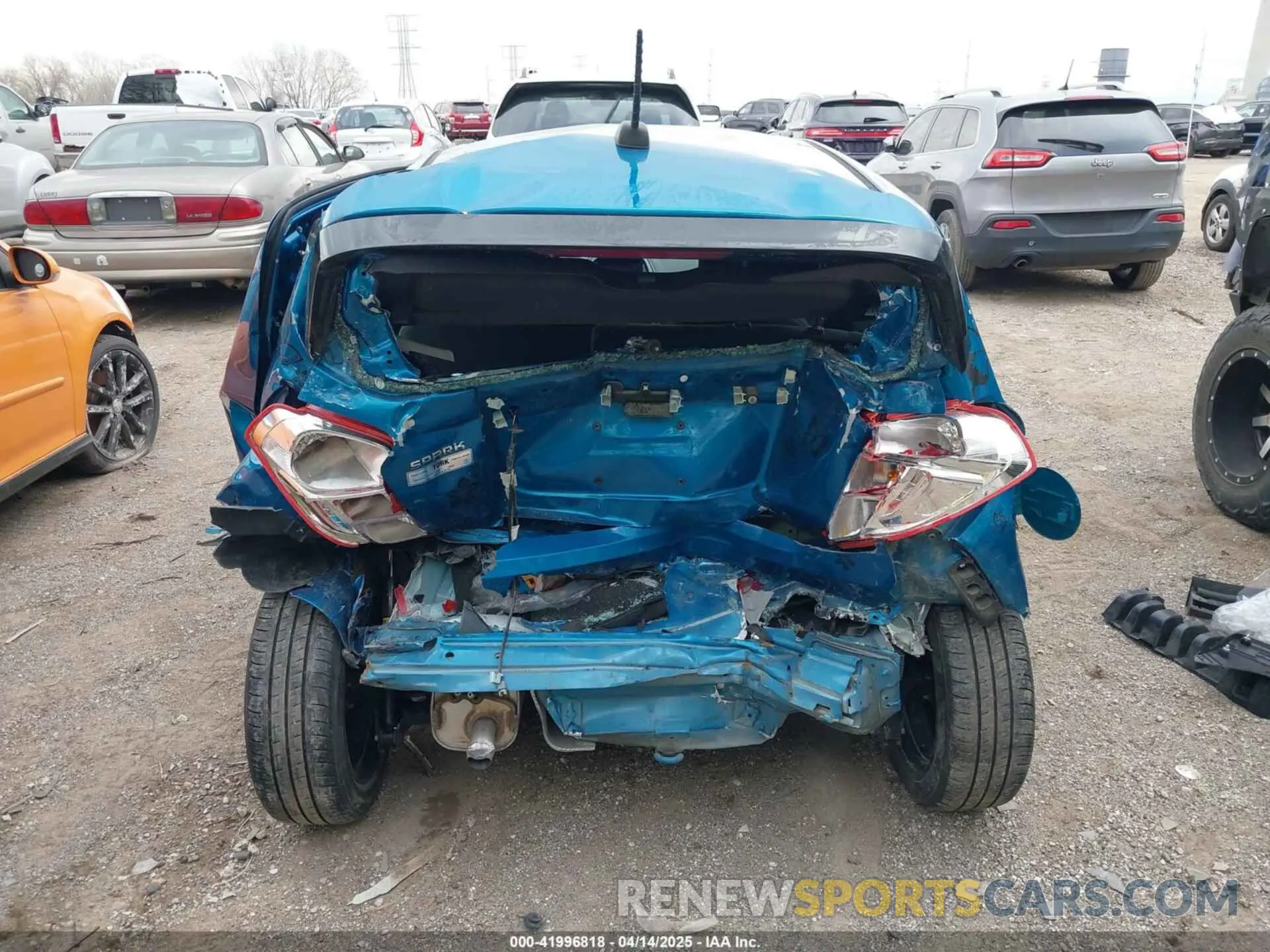 17 fotografías del automóvil dañado KL8CB6SA1MC708061 CHEVROLET SPARK 2021