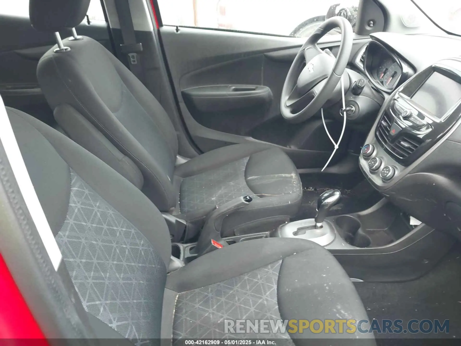 5 fotografías del automóvil dañado KL8CB6SA5MC227679 CHEVROLET SPARK 2021