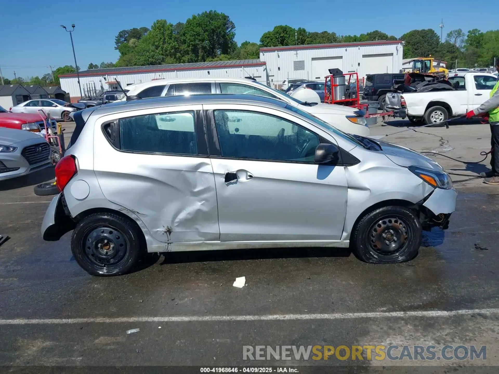 14 fotografías del automóvil dañado KL8CB6SA6MC703101 CHEVROLET SPARK 2021