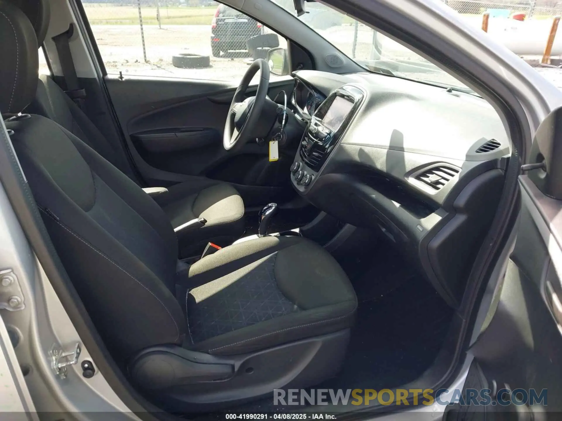 5 fotografías del automóvil dañado KL8CB6SA6MC738625 CHEVROLET SPARK 2021
