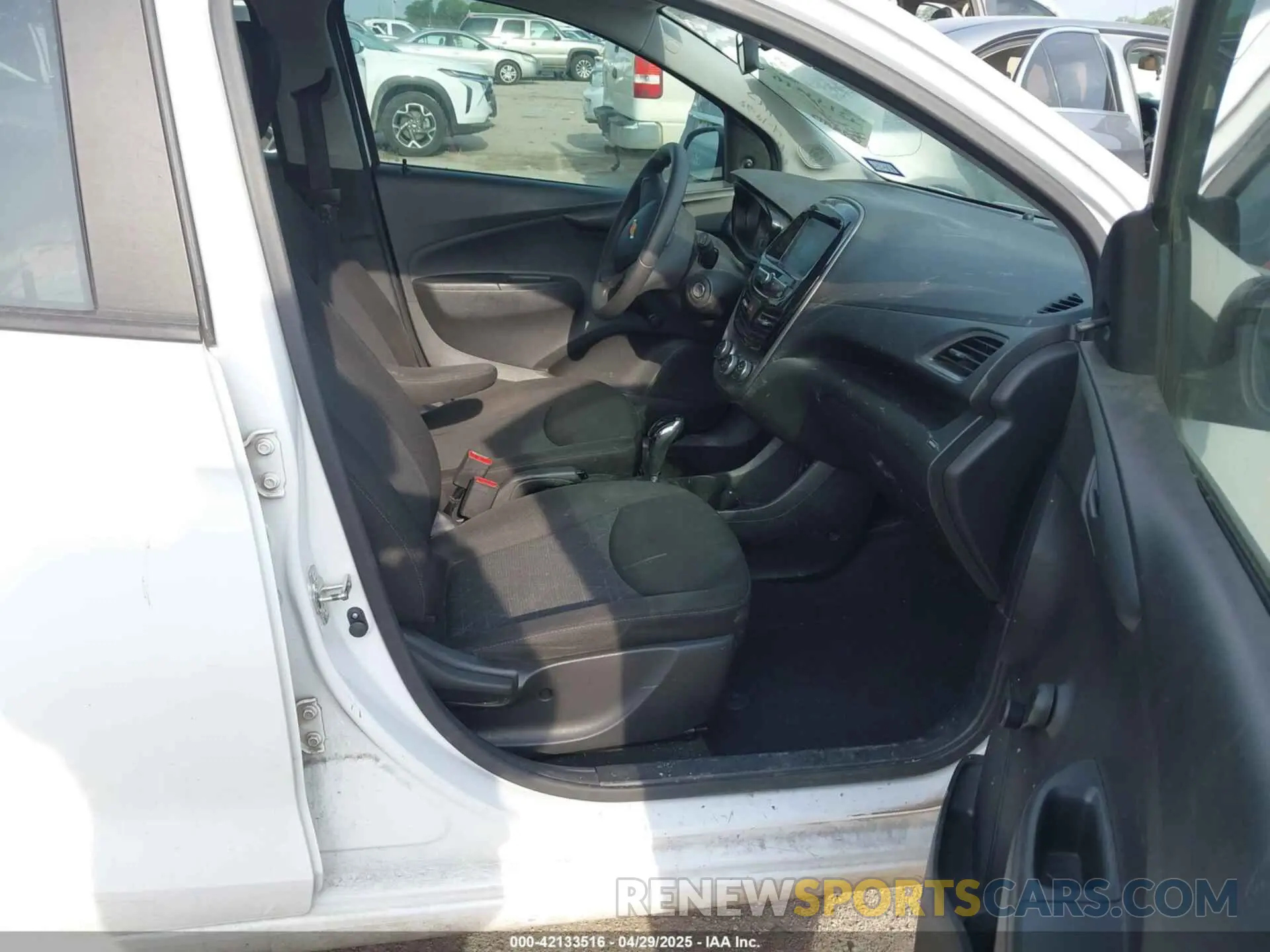 5 fotografías del automóvil dañado KL8CB6SAXMC715610 CHEVROLET SPARK 2021