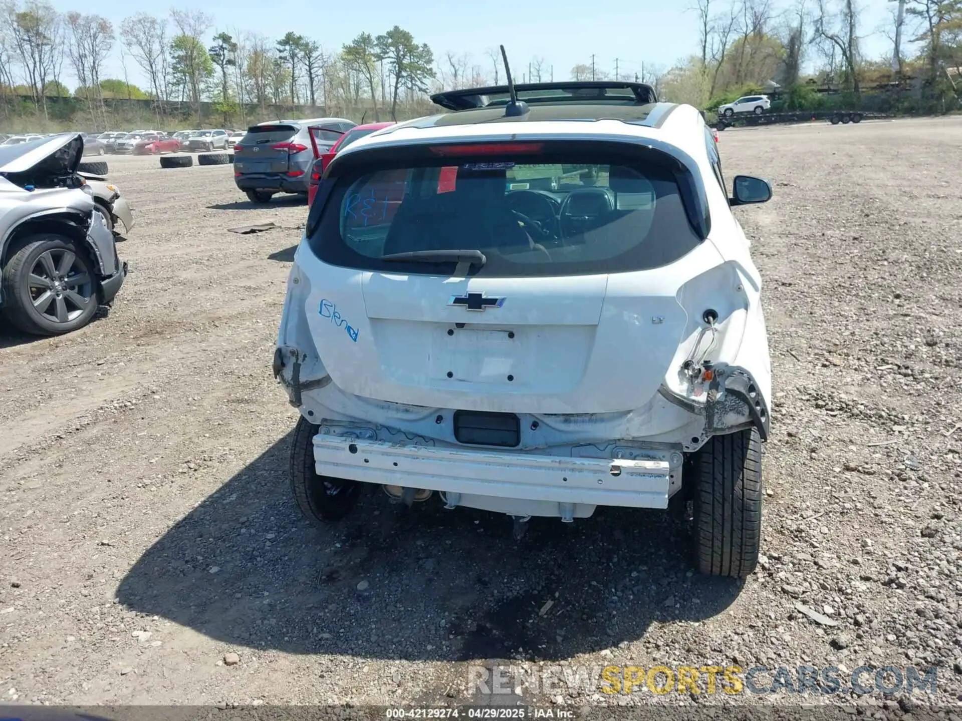 16 fotografías del automóvil dañado KL8CC6SA3MC225880 CHEVROLET SPARK 2021