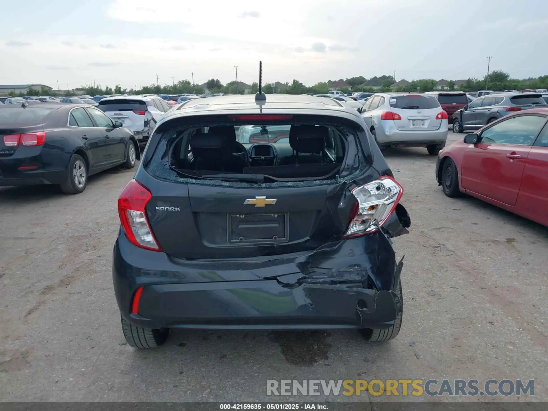 16 fotografías del automóvil dañado KL8CD6SA1MC216575 CHEVROLET SPARK 2021