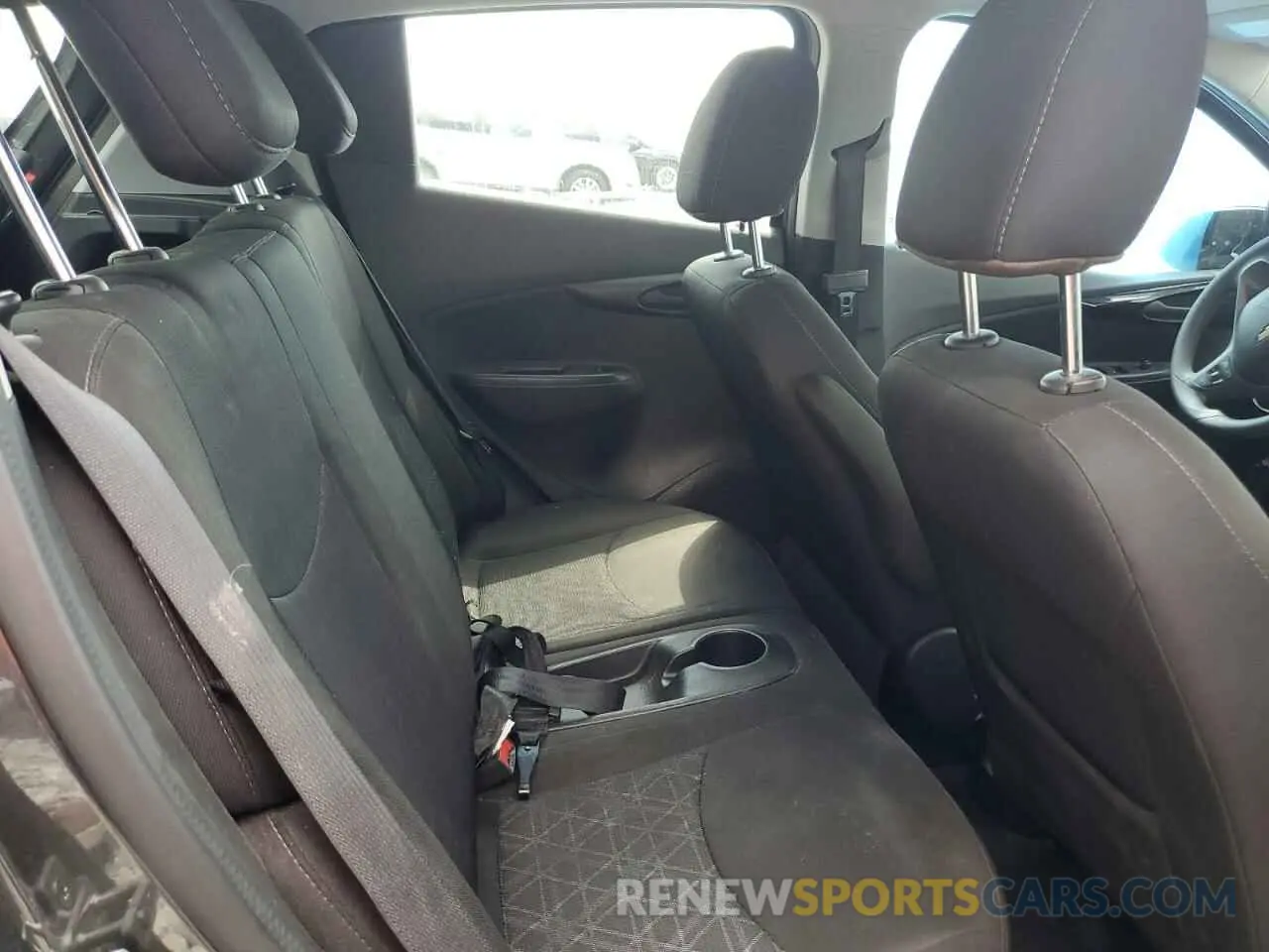 10 fotografías del automóvil dañado KL8CD6SA3MC216500 CHEVROLET SPARK 2021