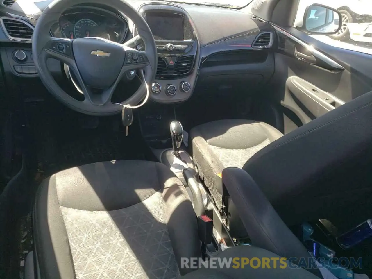 8 fotografías del automóvil dañado KL8CD6SA3MC719167 CHEVROLET SPARK 2021