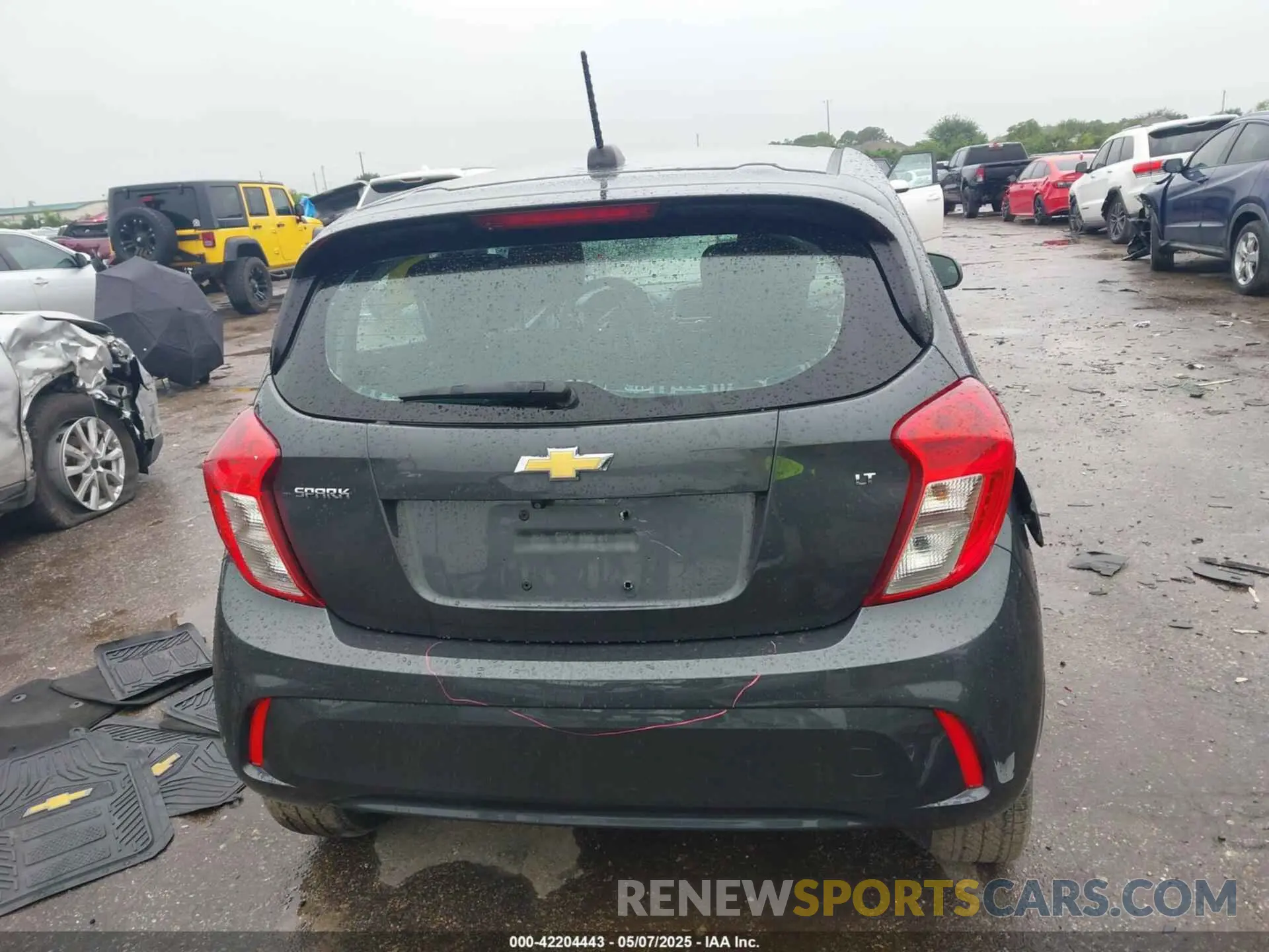 17 fotografías del automóvil dañado KL8CD6SA3MC722456 CHEVROLET SPARK 2021