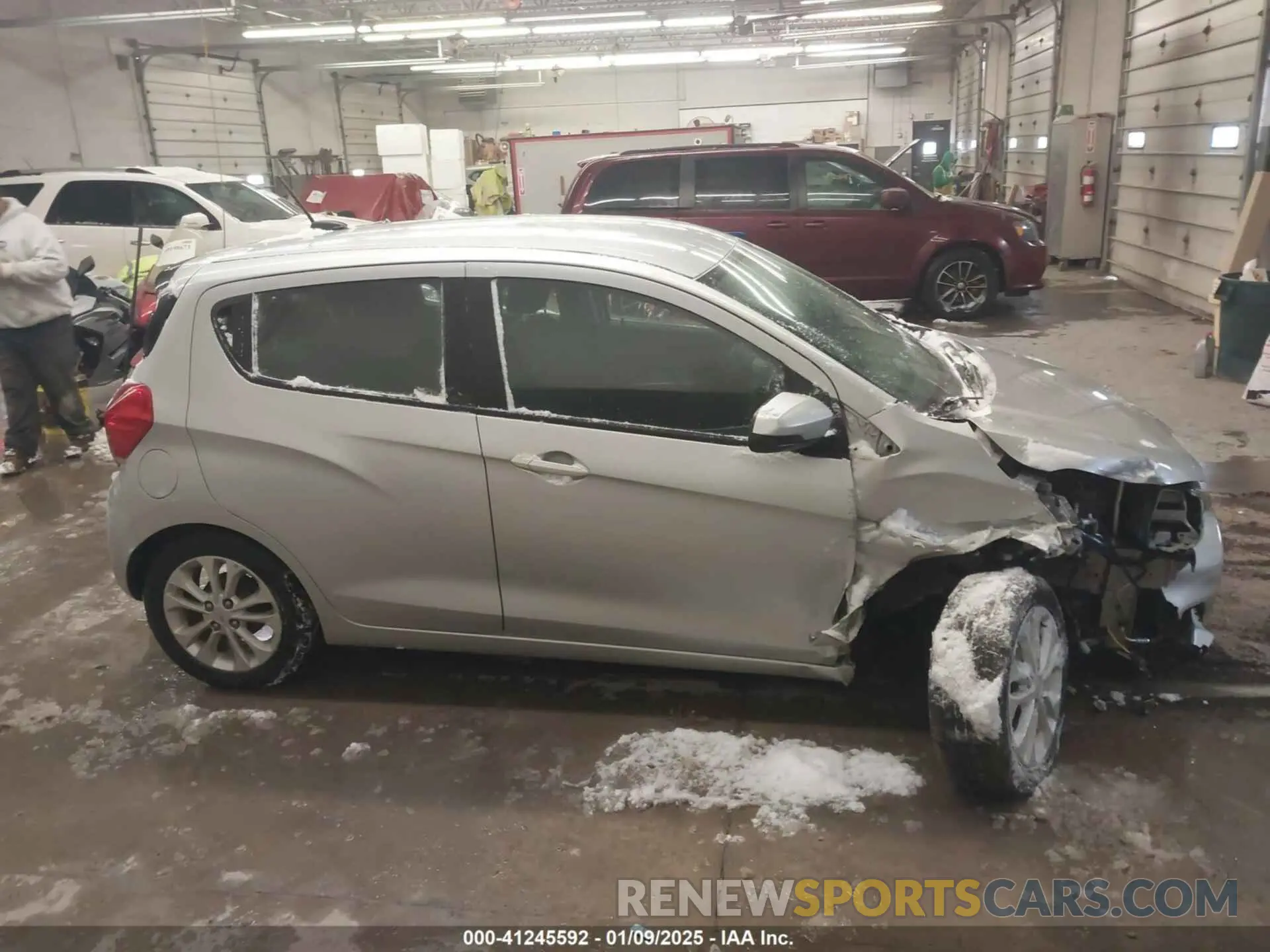 13 fotografías del automóvil dañado KL8CD6SA3MC743050 CHEVROLET SPARK 2021