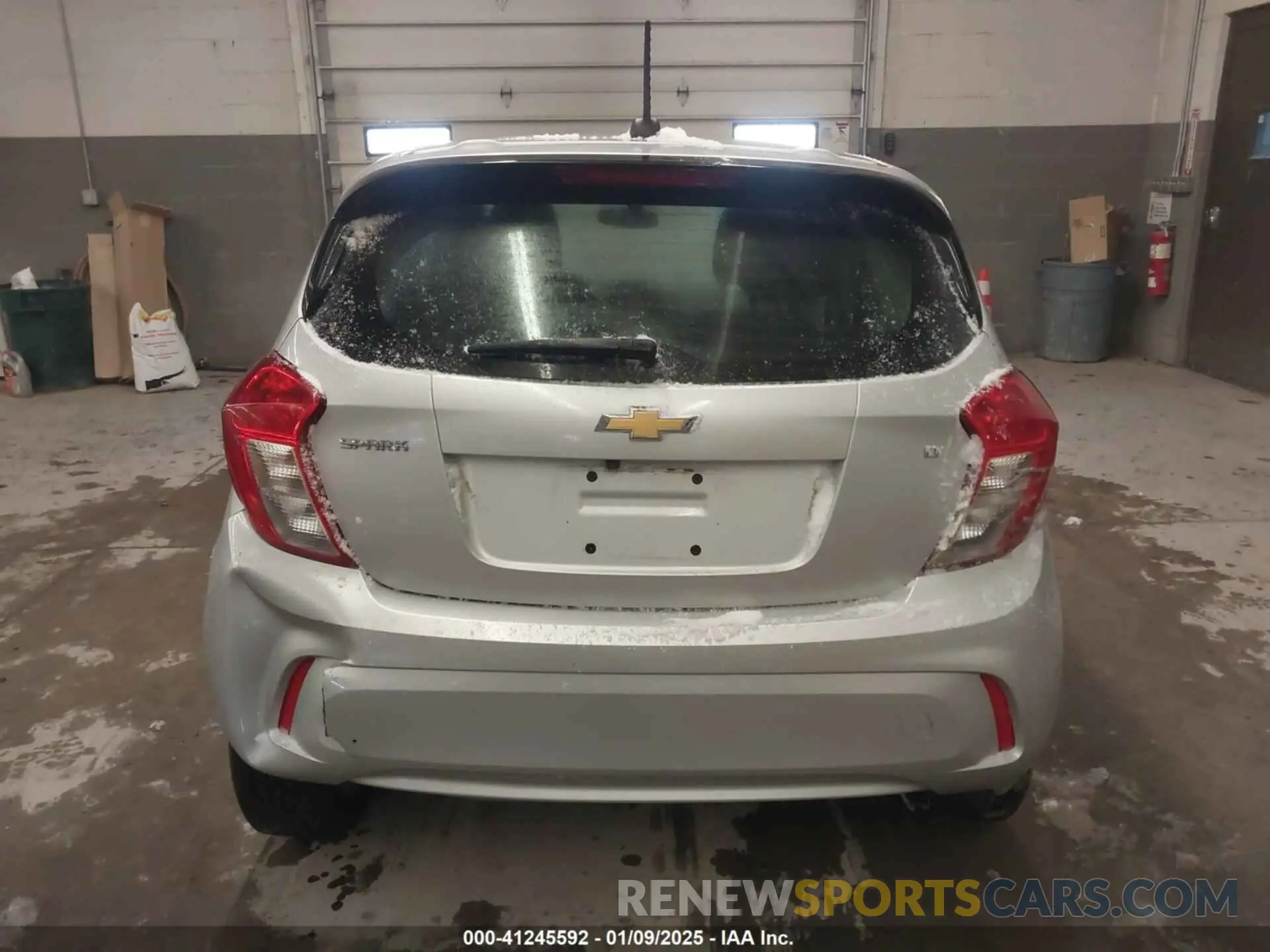 16 fotografías del automóvil dañado KL8CD6SA3MC743050 CHEVROLET SPARK 2021