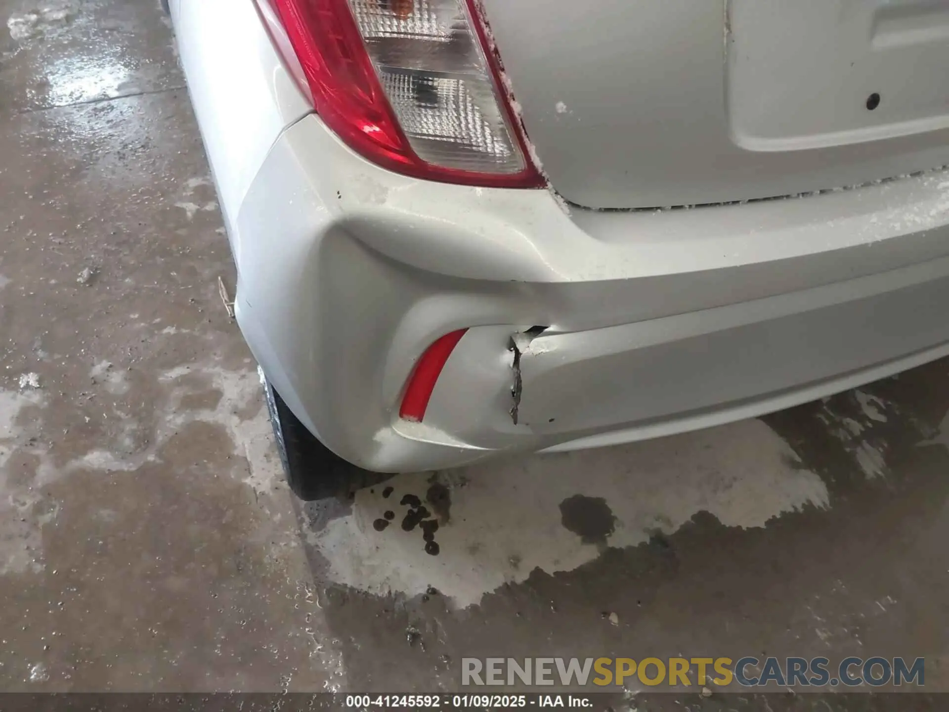 17 fotografías del automóvil dañado KL8CD6SA3MC743050 CHEVROLET SPARK 2021