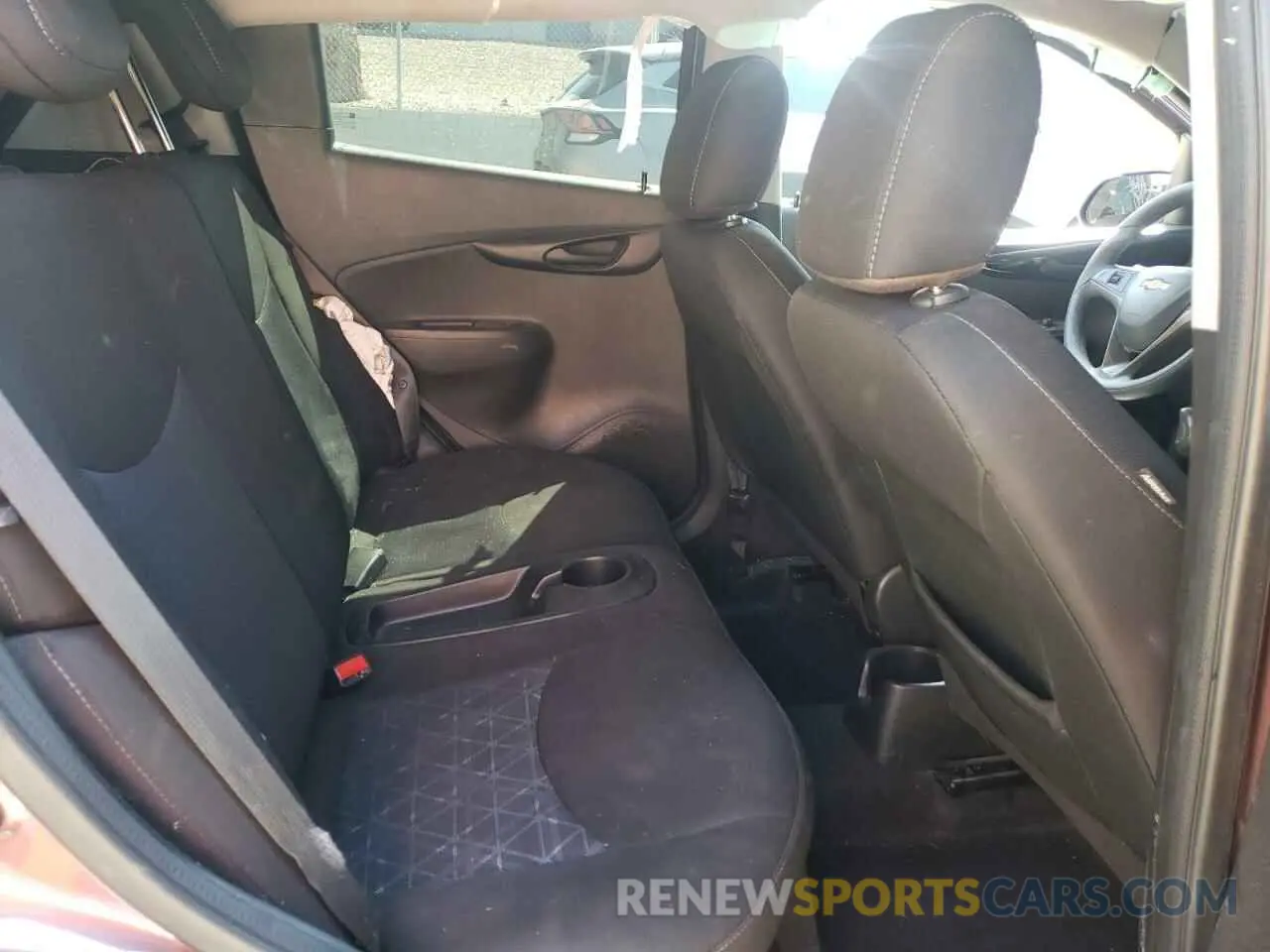 10 fotografías del automóvil dañado KL8CD6SA4MC720540 CHEVROLET SPARK 2021