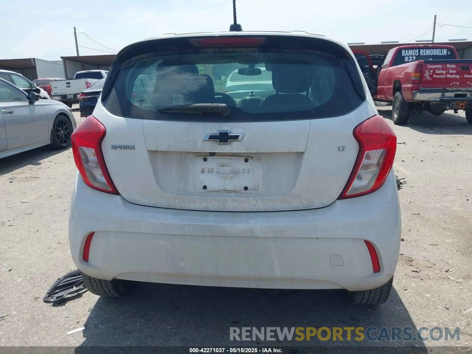 15 fotografías del automóvil dañado KL8CD6SA6MC711001 CHEVROLET SPARK 2021