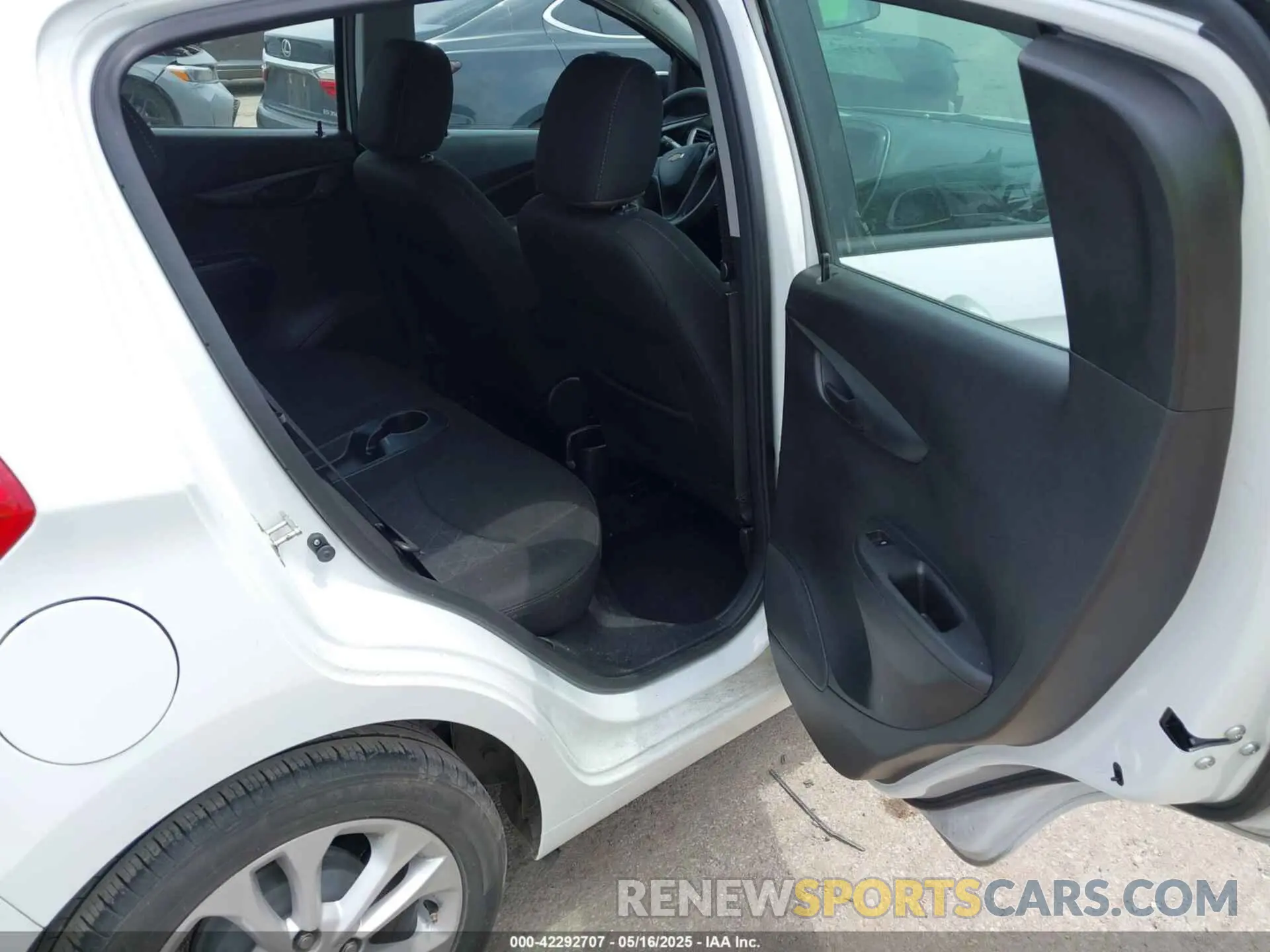 8 fotografías del automóvil dañado KL8CD6SA6MC730762 CHEVROLET SPARK 2021